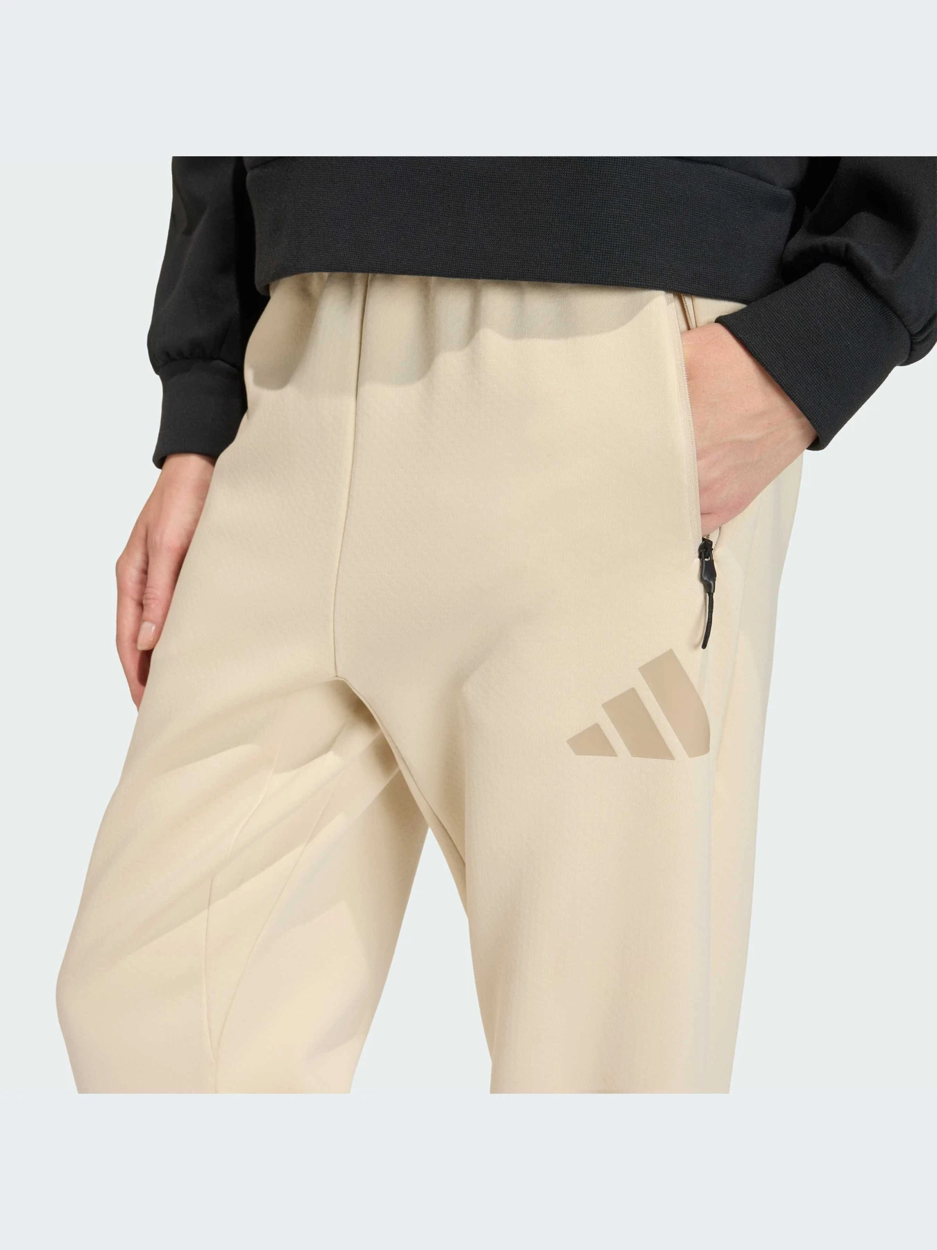 Брюки Adidas ZNE модель KC7713-KZ Брюки Adidas ZNE модель KC7713-KZ Фото
