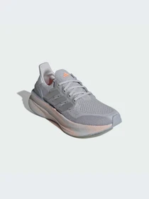 Кроссовки Adidas Ultraboost модель JQ6658-KZ Фото