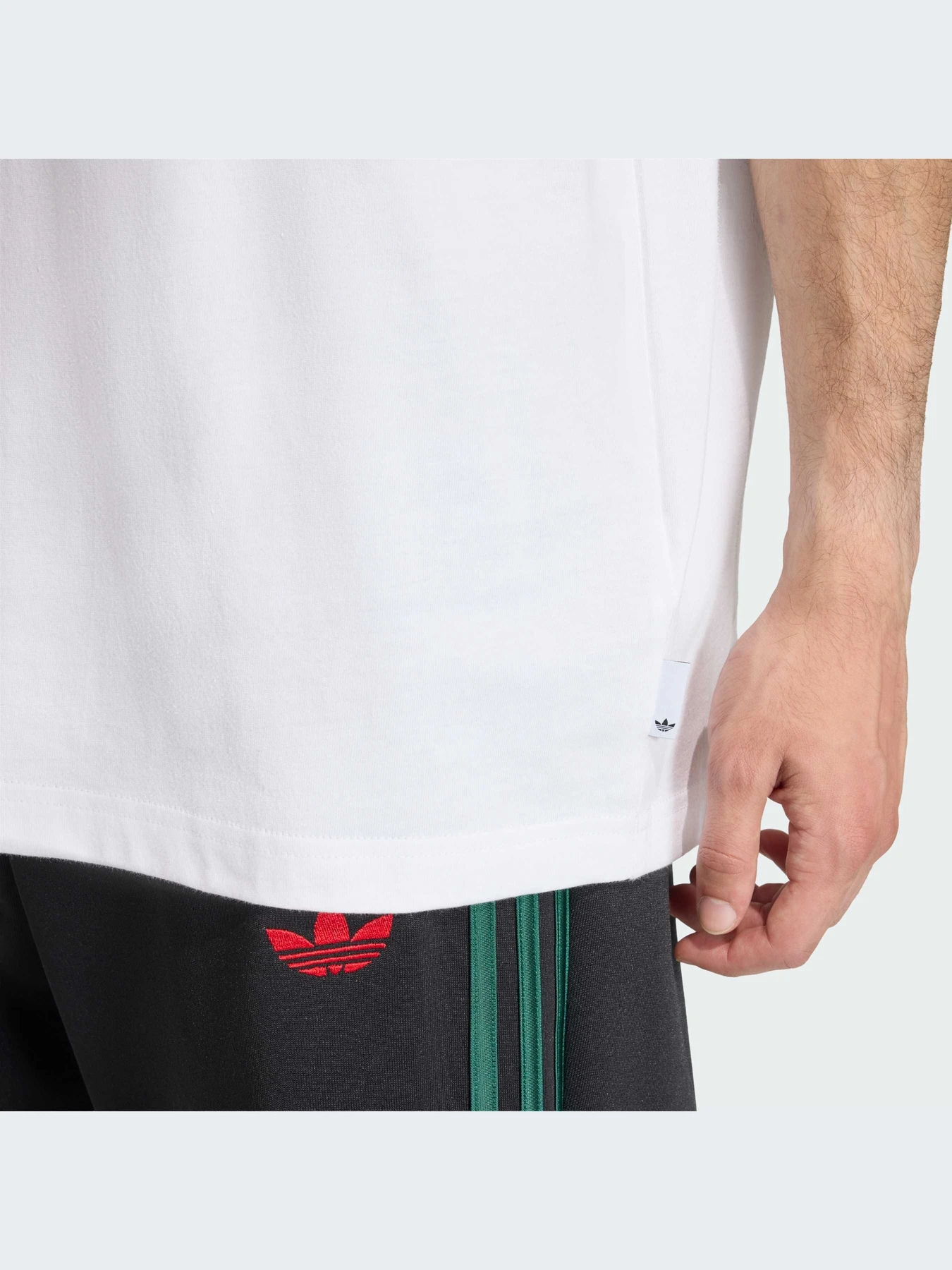 Футболки и поло Adidas Graphics модель KS7615-KZ Футболки и поло Adidas Graphics модель KS7615-KZ Фото