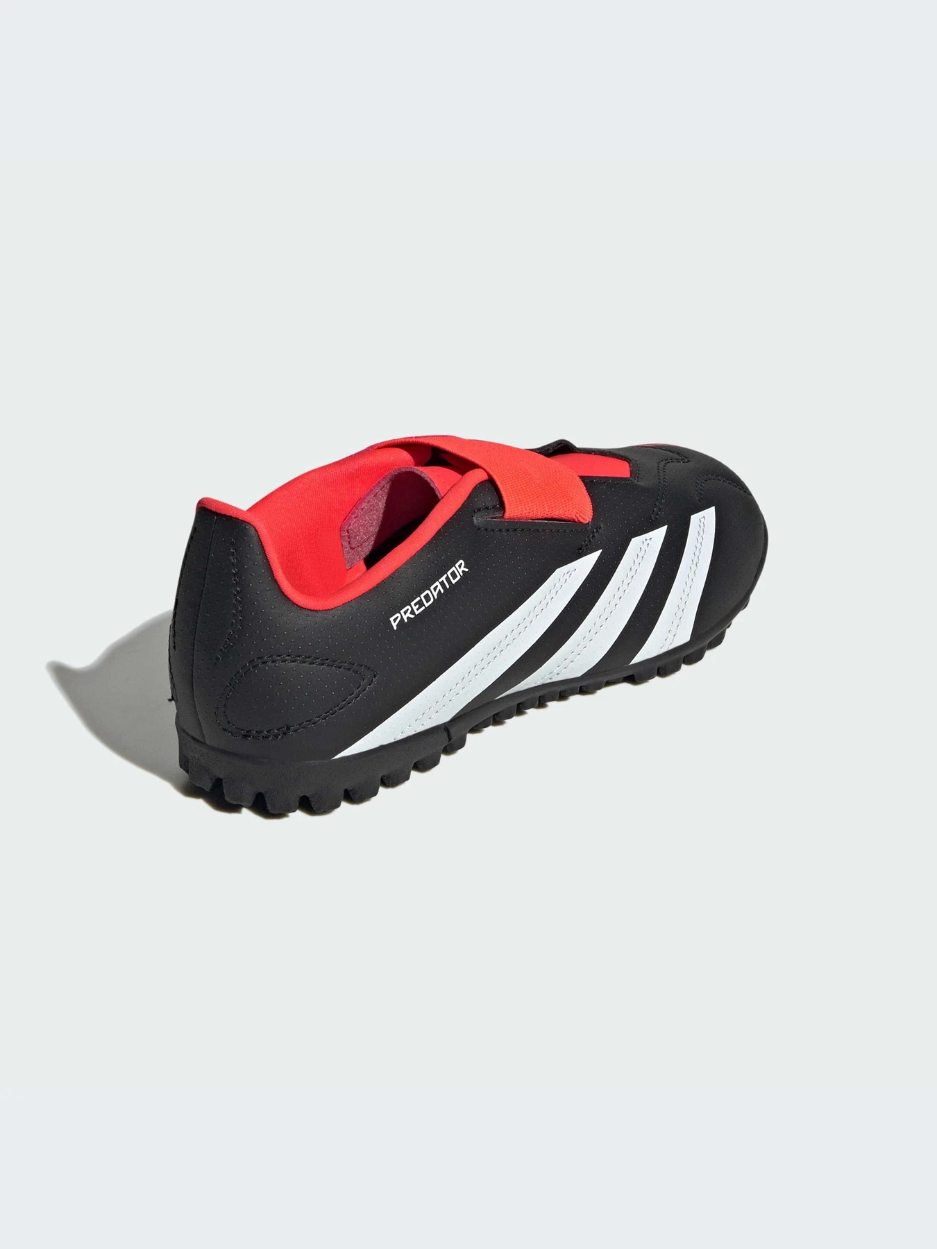 Кроссовки Adidas Predator модель IG5430-KZ Кроссовки Adidas Predator модель IG5430-KZ Фото