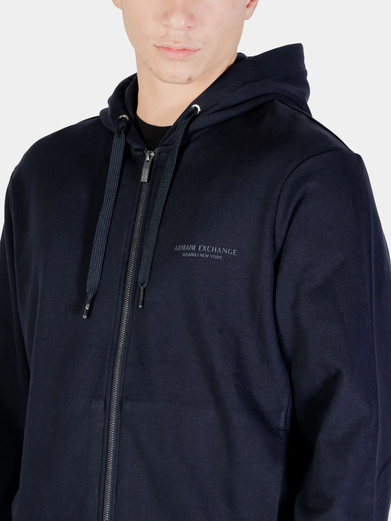 Худи и свитшоты Armani Exchange модель XM001293-AF20934-UB096 Худи и свитшоты Armani Exchange модель XM001293-AF20934-UB096 Фото