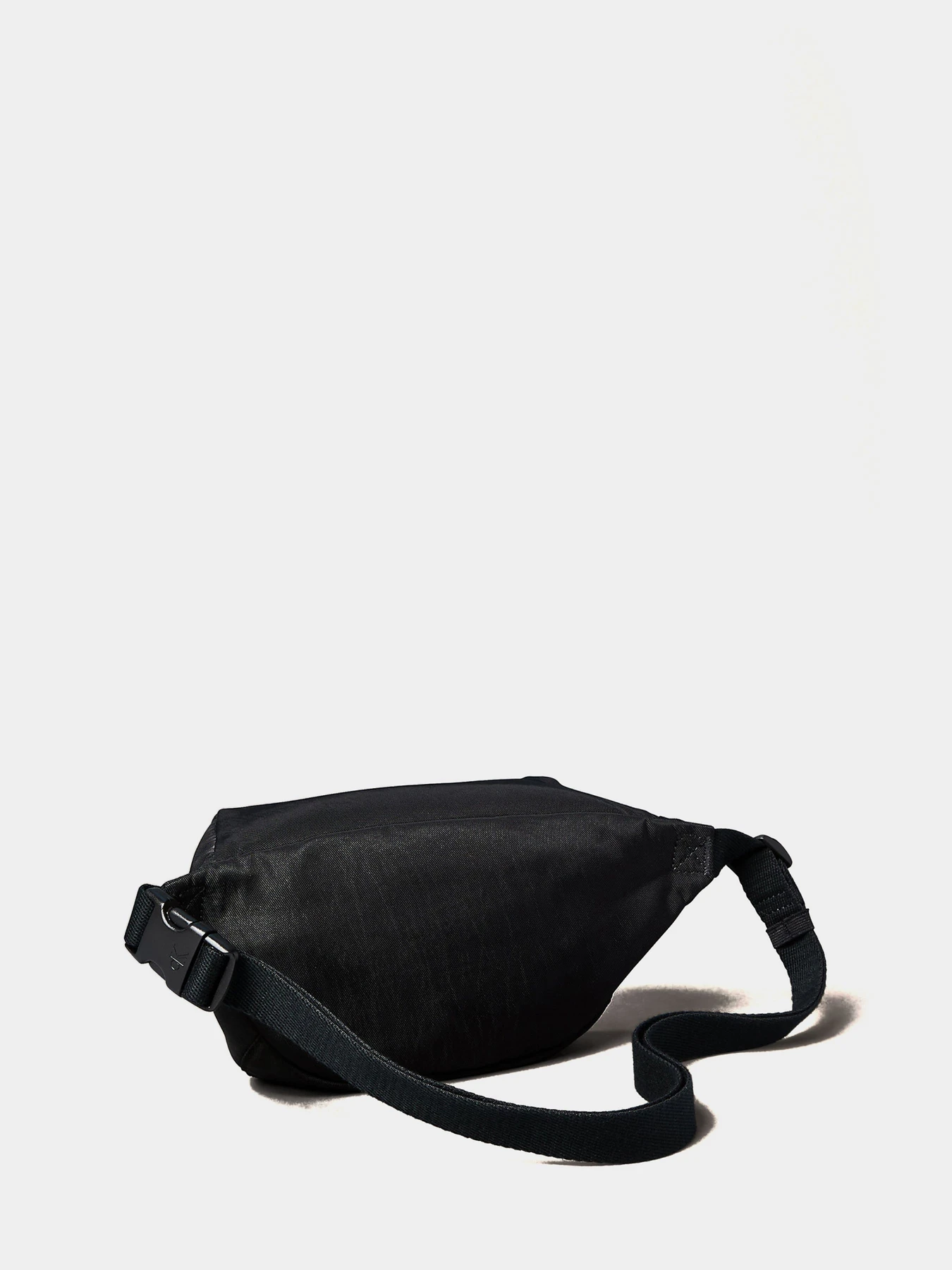 Сумки Calvin Klein модель LV04D3116G-UB1 Сумки Calvin Klein модель LV04D3116G-UB1 Фото