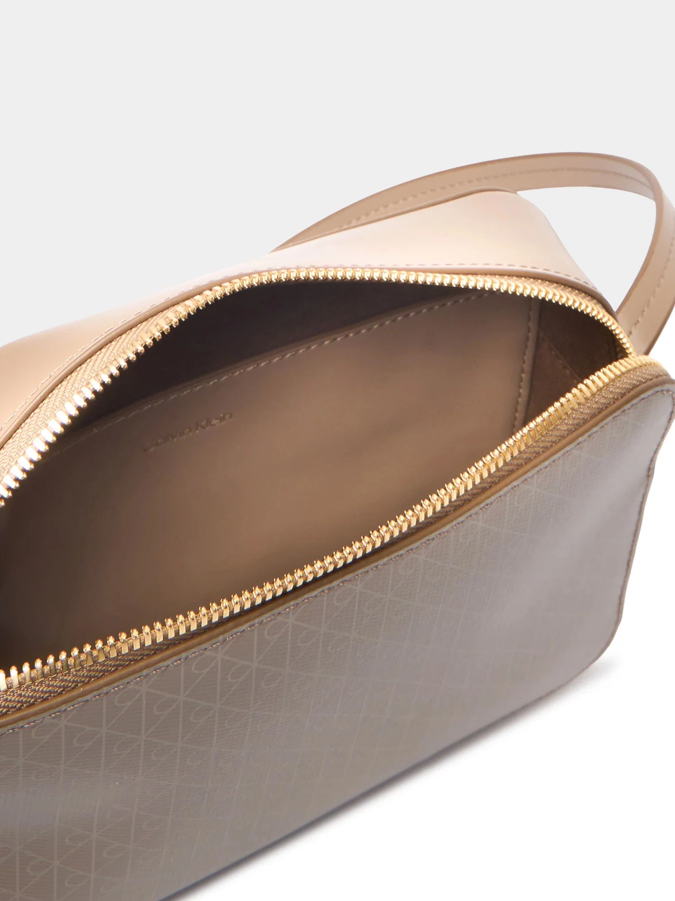 Сумки Calvin Klein модель LV04F3268G-3I6 Сумки Calvin Klein модель LV04F3268G-3I6 Фото