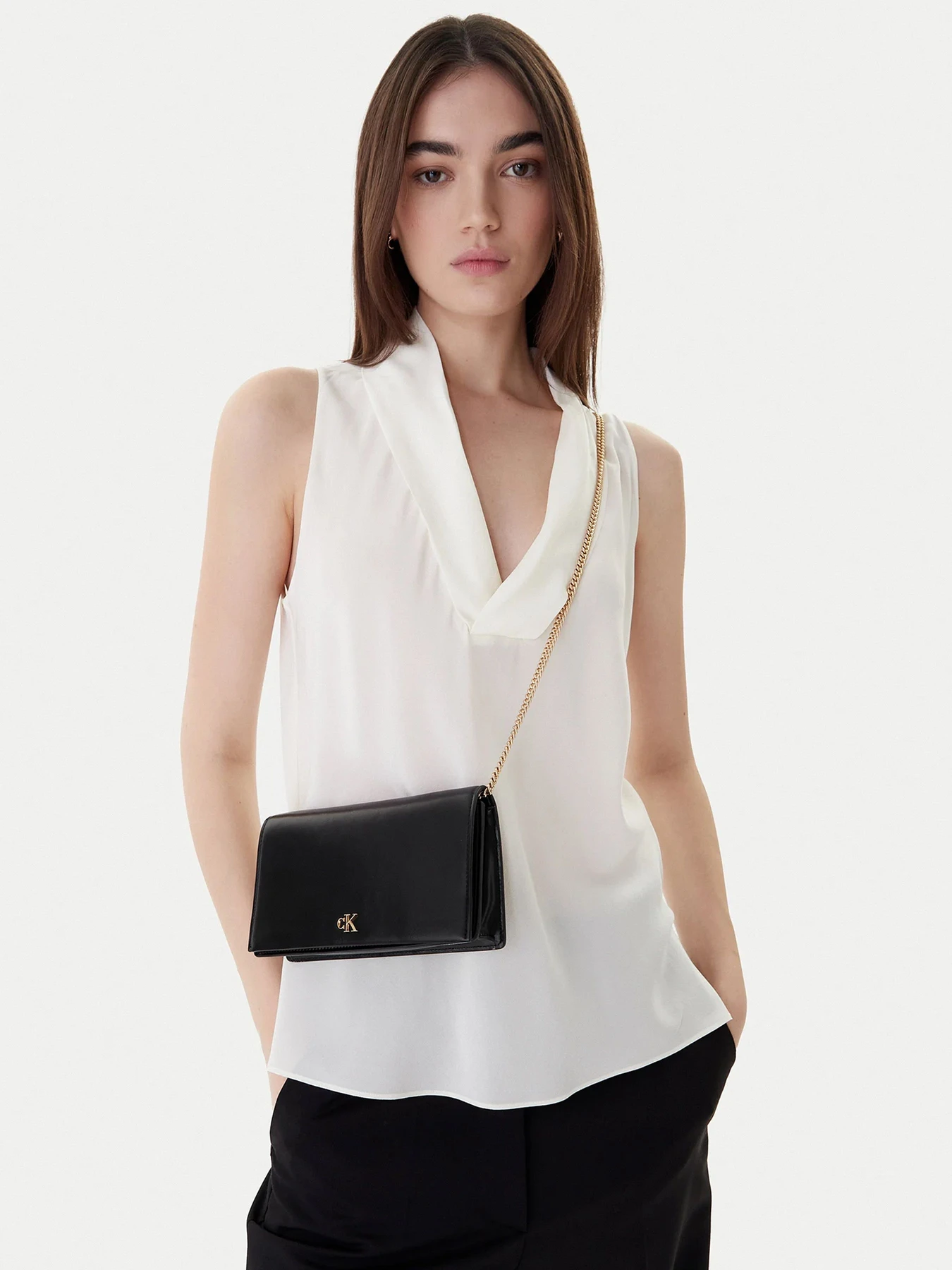 Сумки Calvin Klein модель LV04F3319G-UB1 Сумки Calvin Klein модель LV04F3319G-UB1 Фото