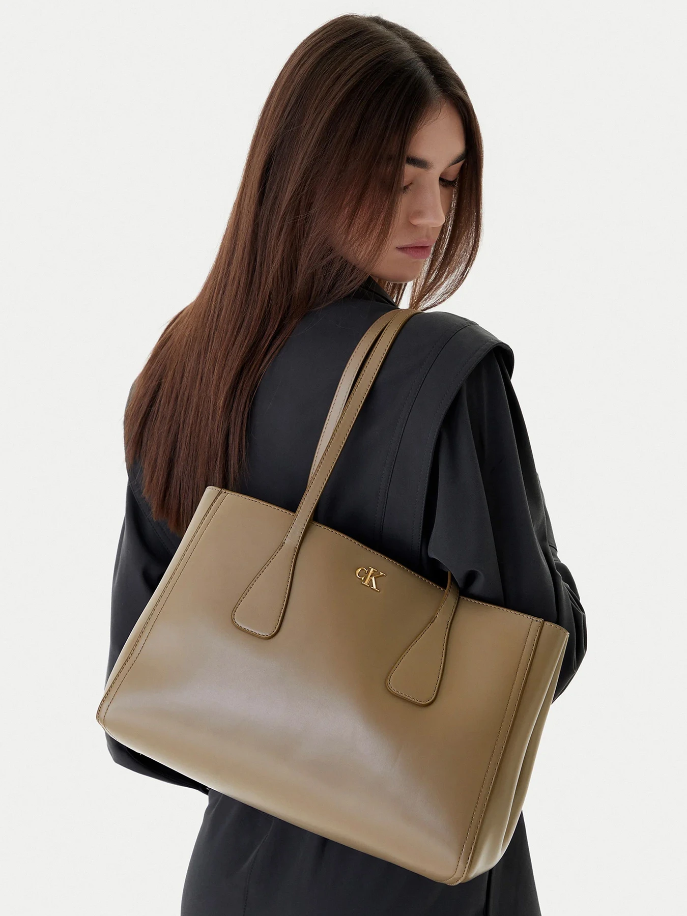 Сумки Calvin Klein модель LV04F3442G-VFU Сумки Calvin Klein модель LV04F3442G-VFU Фото