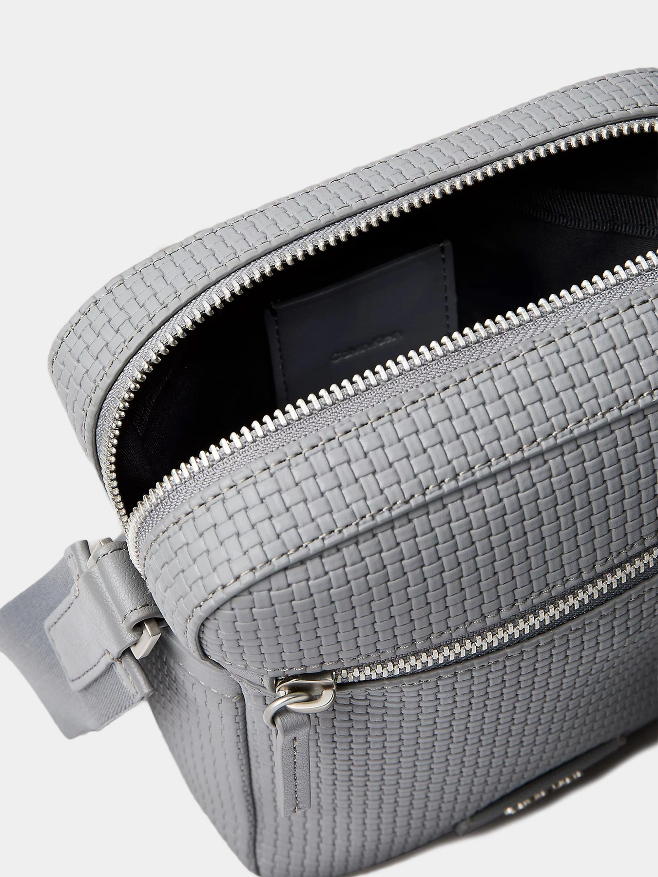 Сумки Calvin Klein модель LV04D3204G-PA7 Сумки Calvin Klein модель LV04D3204G-PA7 Фото