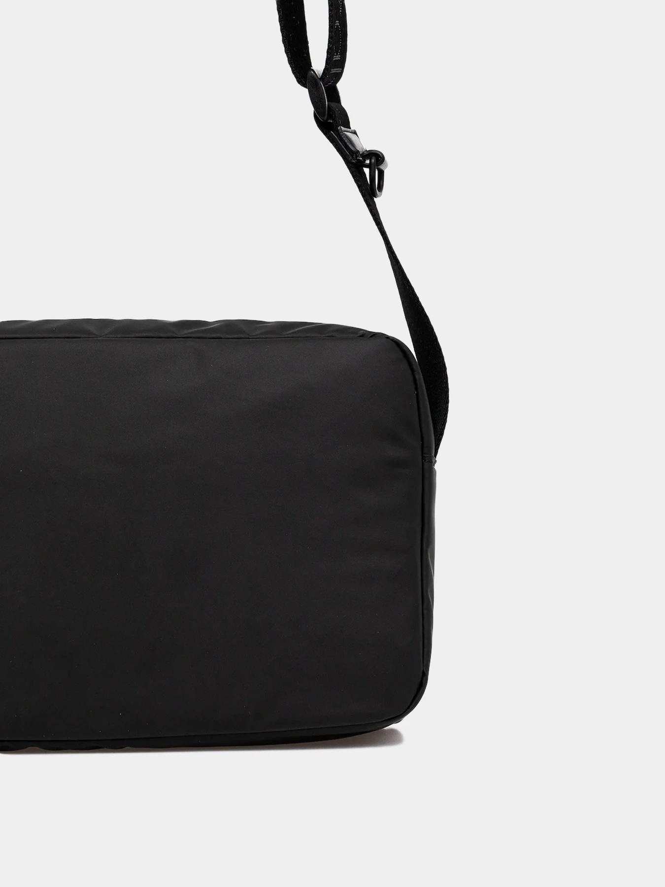 Сумки Calvin Klein модель LV04D3199G-UB1 Сумки Calvin Klein модель LV04D3199G-UB1 Фото