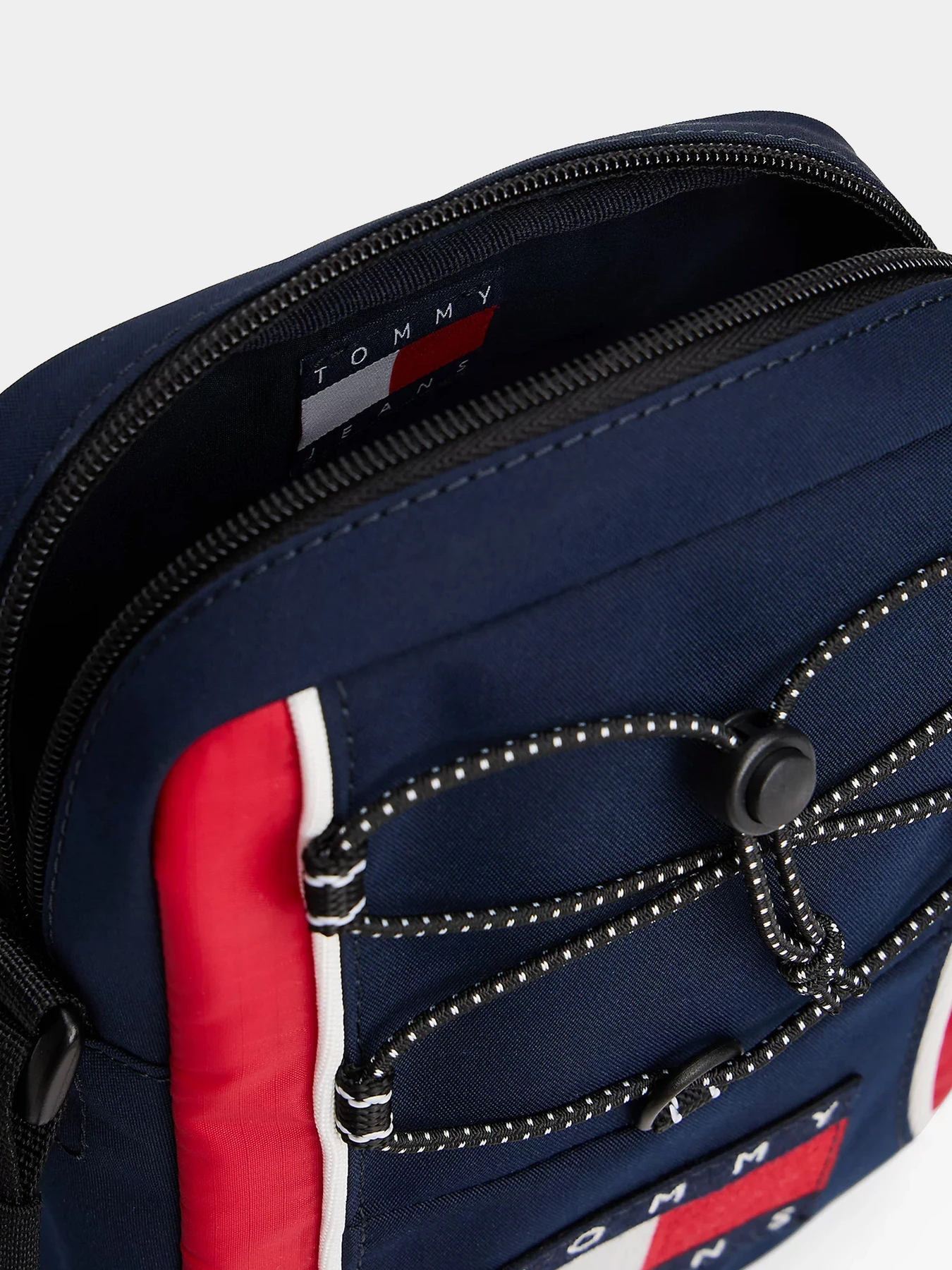 Сумки Tommy Hilfiger модель AM0AM13882-C1G Сумки Tommy Hilfiger модель AM0AM13882-C1G Фото