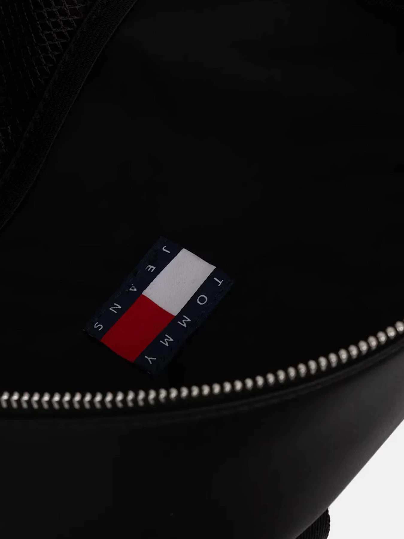 Рюкзаки Tommy Hilfiger модель AW0AW18086-BDS Рюкзаки Tommy Hilfiger модель AW0AW18086-BDS Фото
