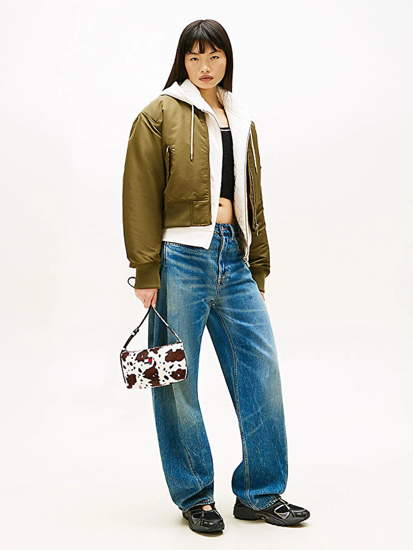 Сумки Tommy Hilfiger модель AW0AW18061-0K6 Сумки Tommy Hilfiger модель AW0AW18061-0K6 Фото