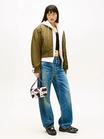 Сумки Tommy Hilfiger модель AW0AW18061-0K6 Фото