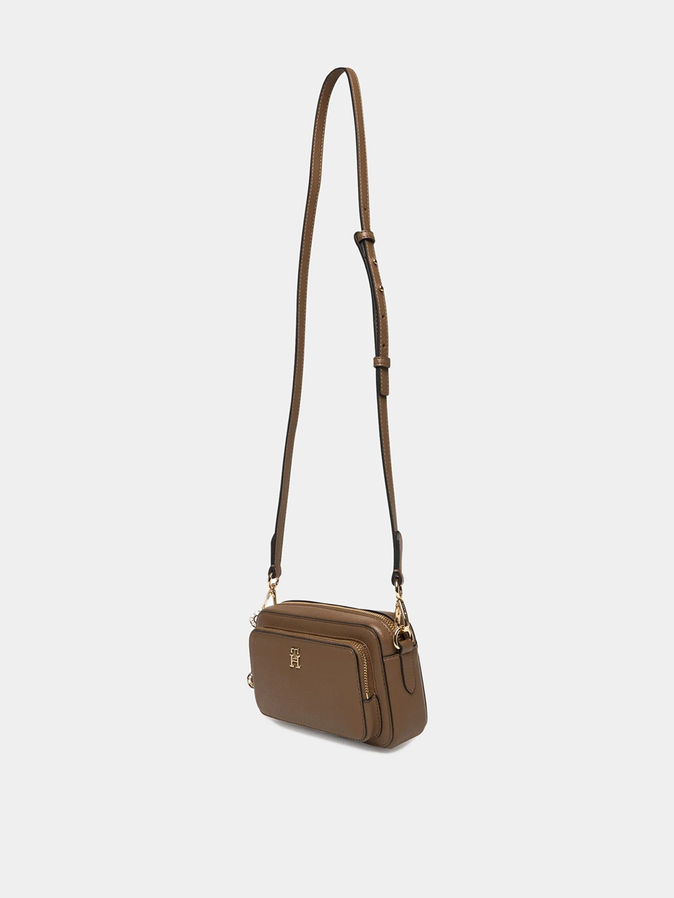 Сумки Tommy Hilfiger модель AW0AW18120-R07 Сумки Tommy Hilfiger модель AW0AW18120-R07 Фото