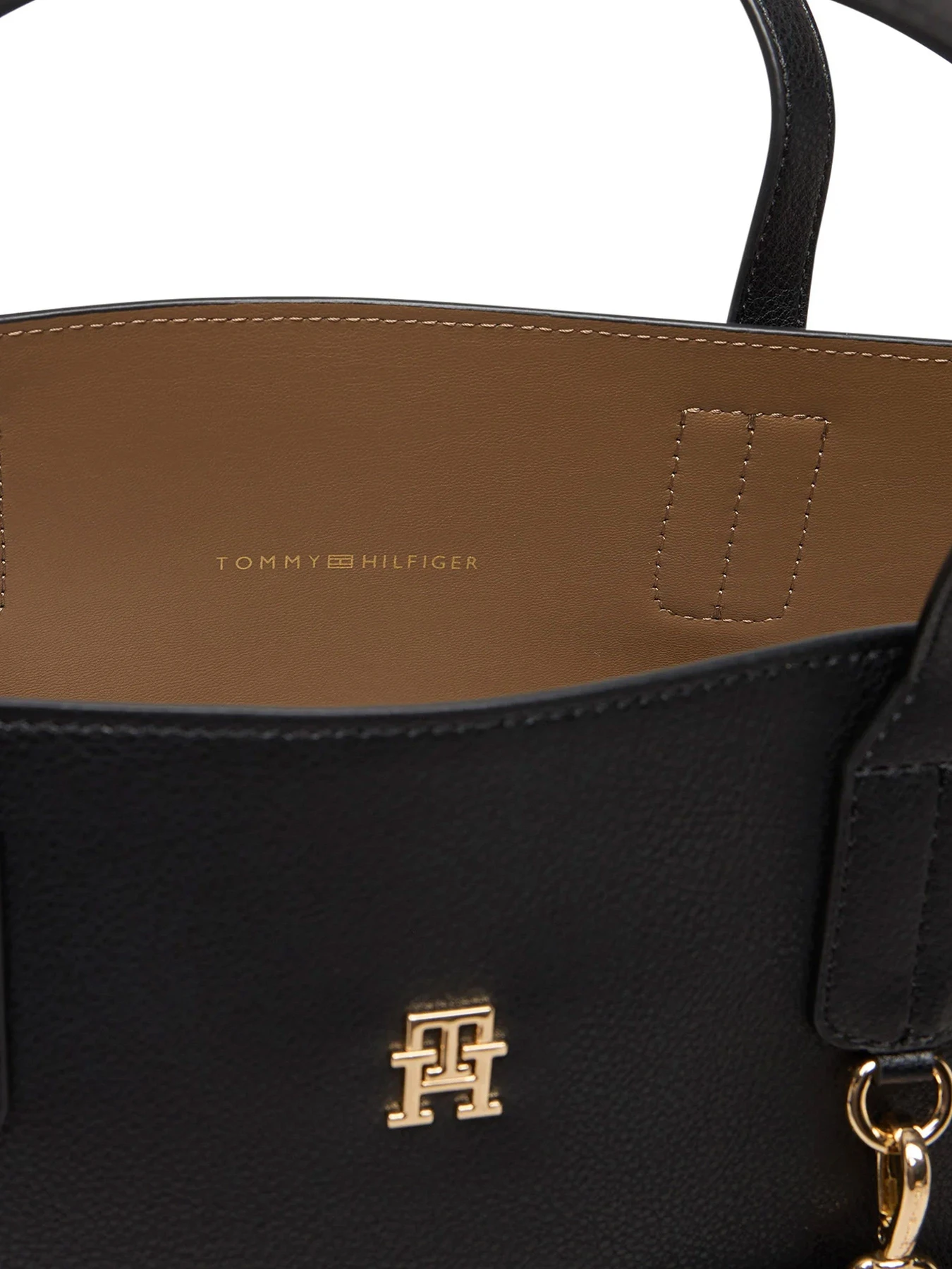 Сумки Tommy Hilfiger модель AW0AW18122-BDS Сумки Tommy Hilfiger модель AW0AW18122-BDS Фото