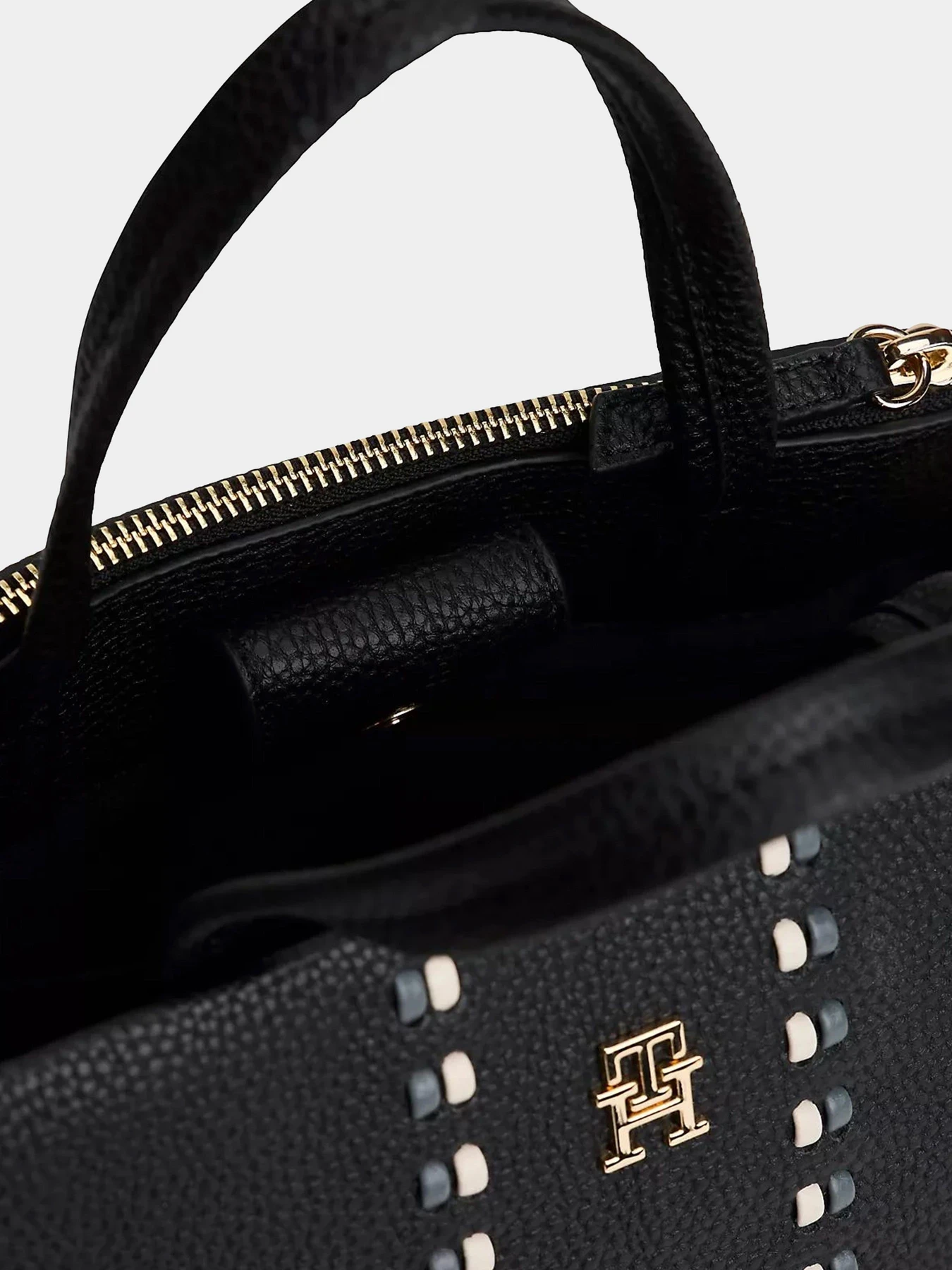 Сумки Tommy Hilfiger модель AW0AW18154-BDS Сумки Tommy Hilfiger модель AW0AW18154-BDS Фото