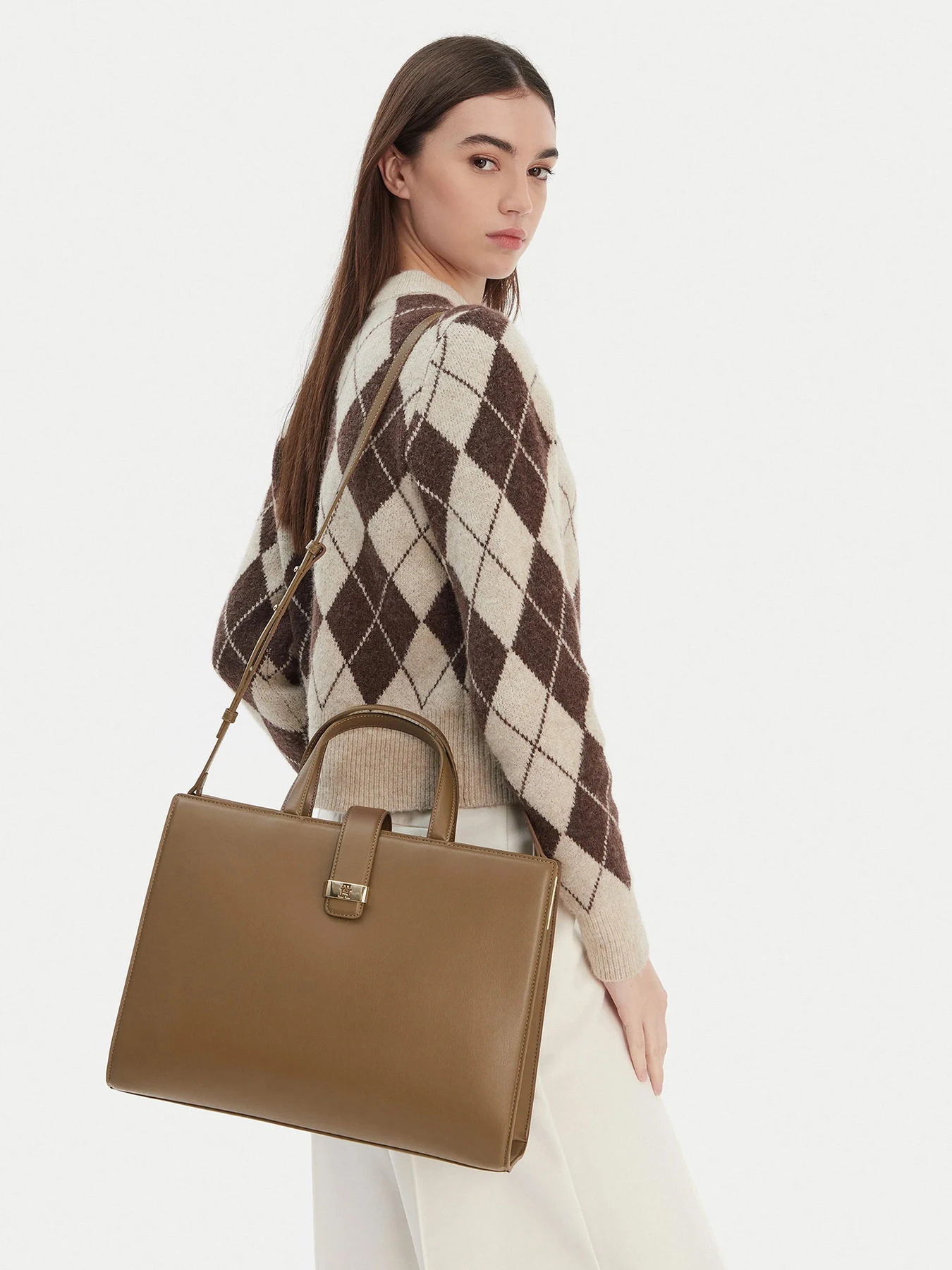 Сумки Tommy Hilfiger модель AW0AW18287-R07 Сумки Tommy Hilfiger модель AW0AW18287-R07 Фото