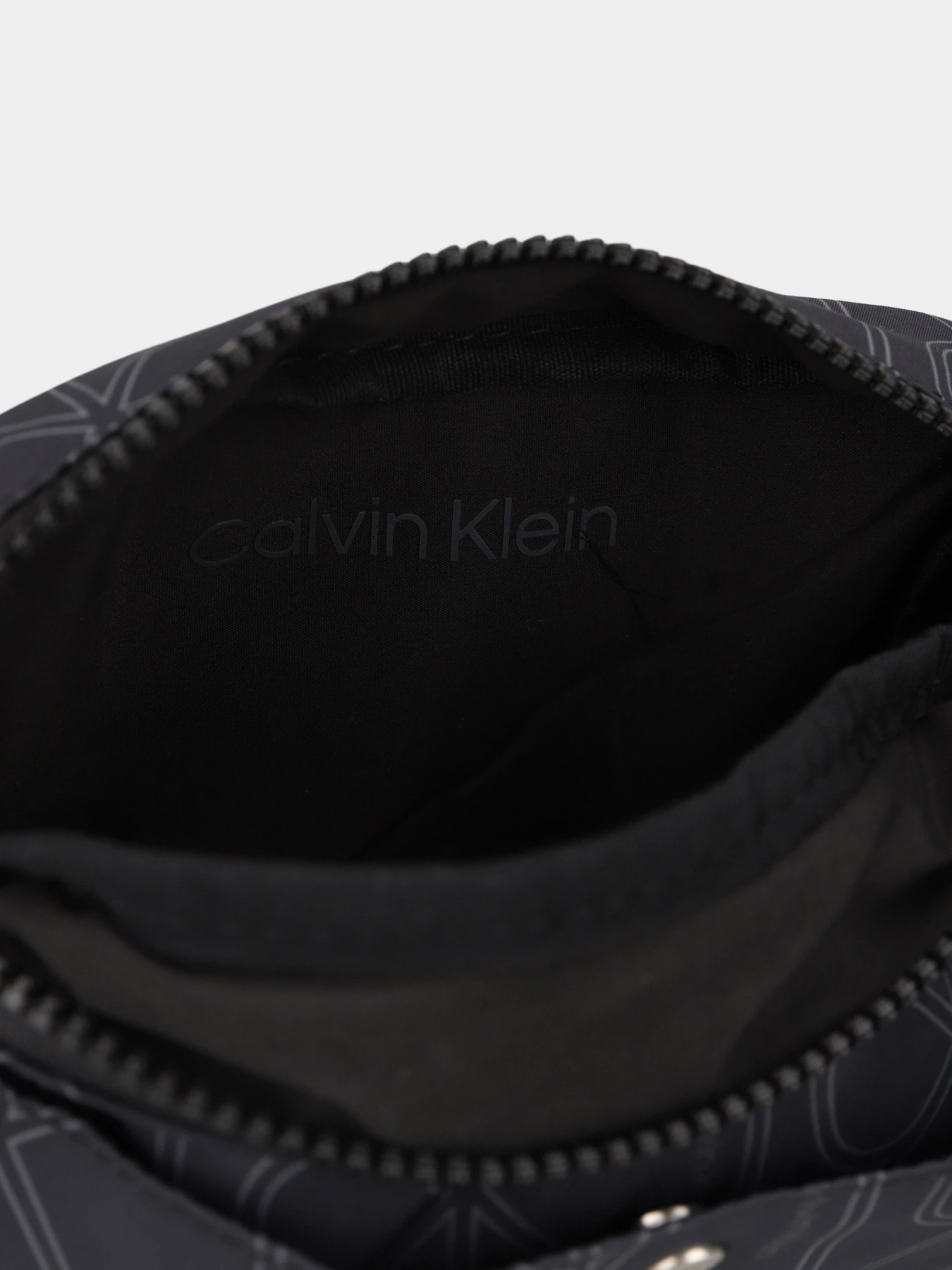 Сумки Calvin Klein модель LV04D3350G-8MN Сумки Calvin Klein модель LV04D3350G-8MN Фото