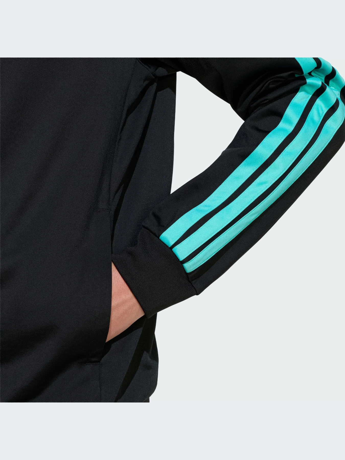 Худи и свитшоты Adidas модель KE8167-KZ Худи и свитшоты Adidas модель KE8167-KZ Фото