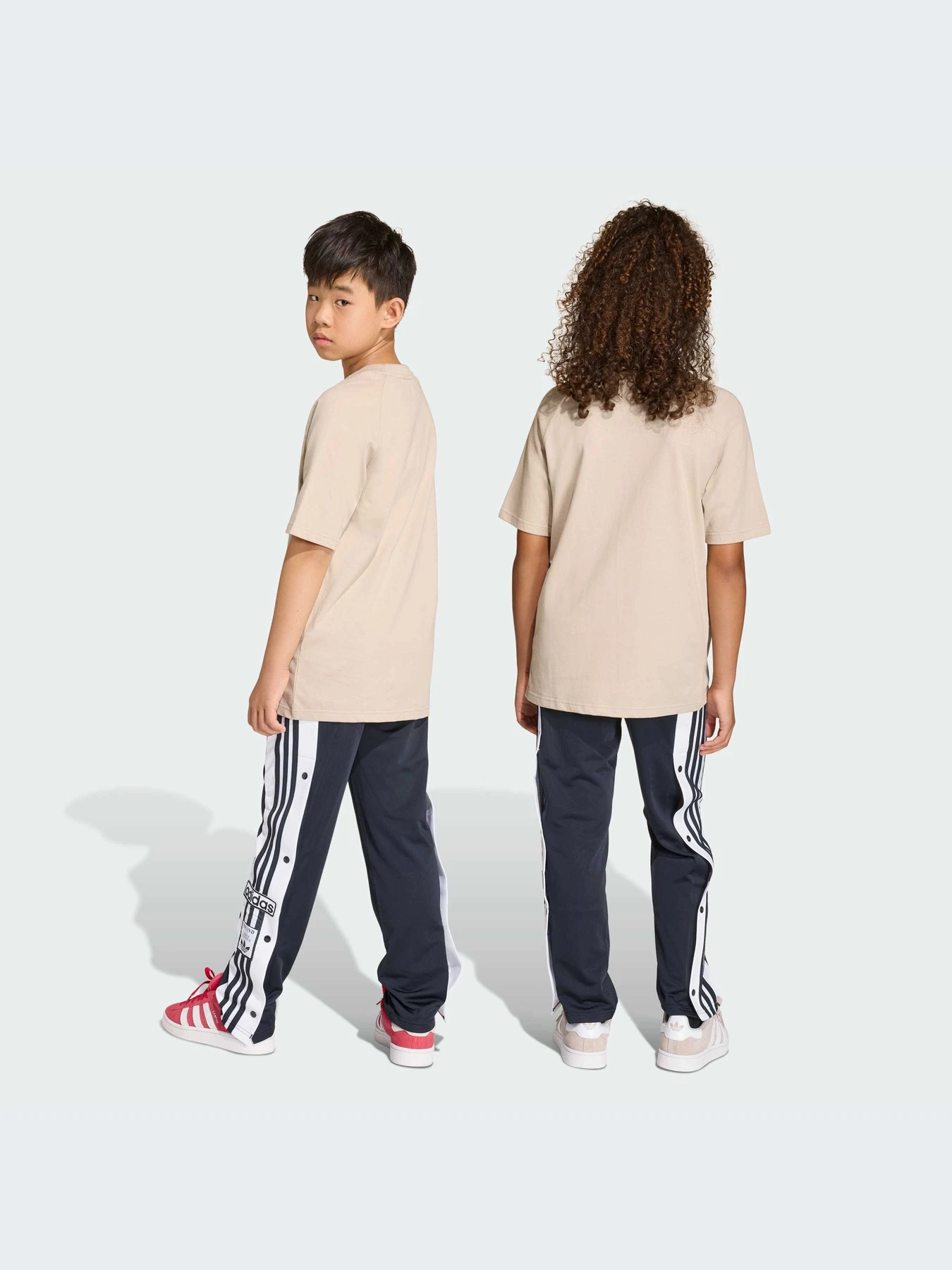 Брюки Adidas Adicolor модель KD3989-KZ Брюки Adidas Adicolor модель KD3989-KZ Фото
