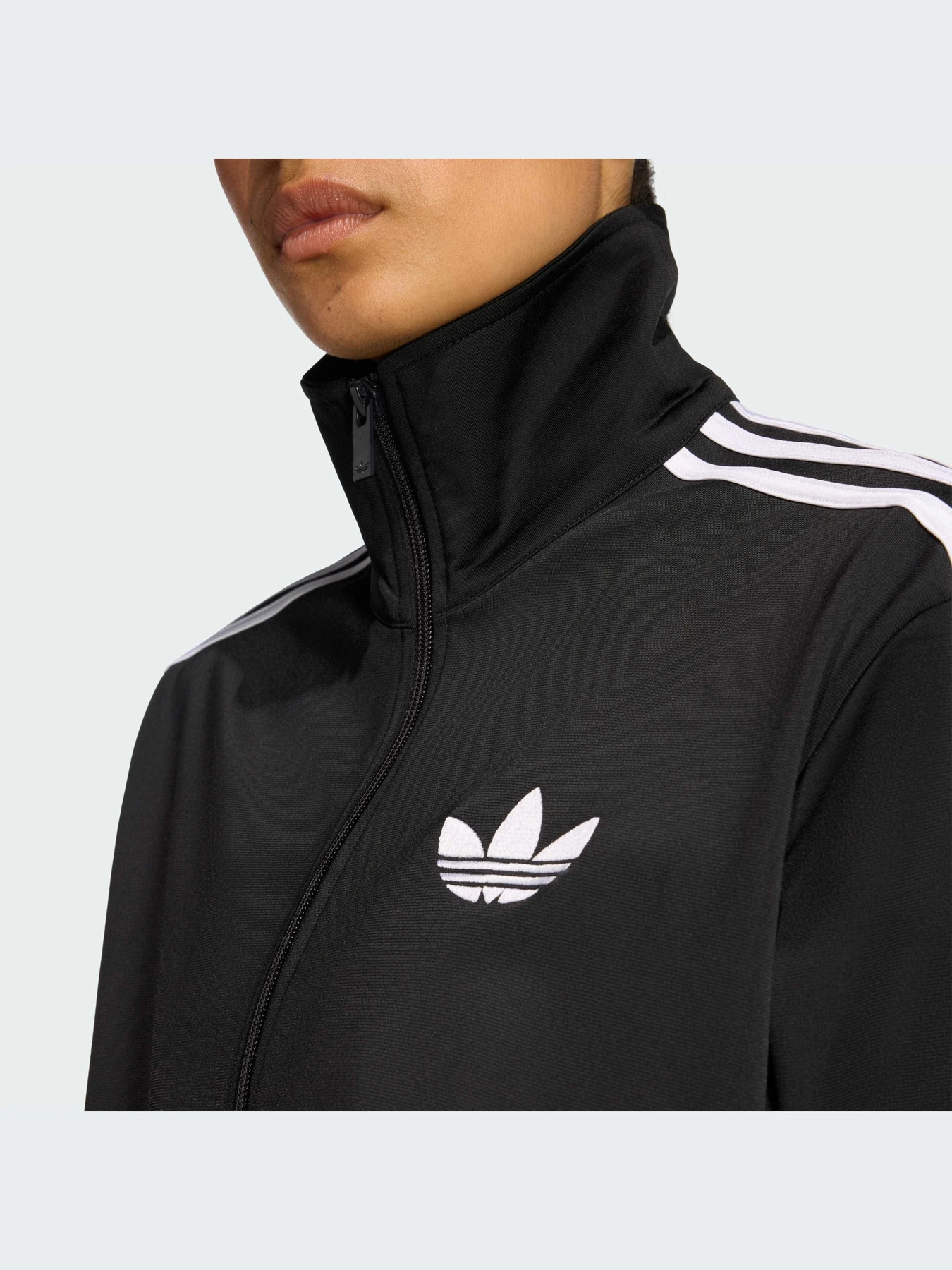 Худи и свитшоты Adidas Adicolor модель KD7983-KZ Худи и свитшоты Adidas Adicolor модель KD7983-KZ Фото
