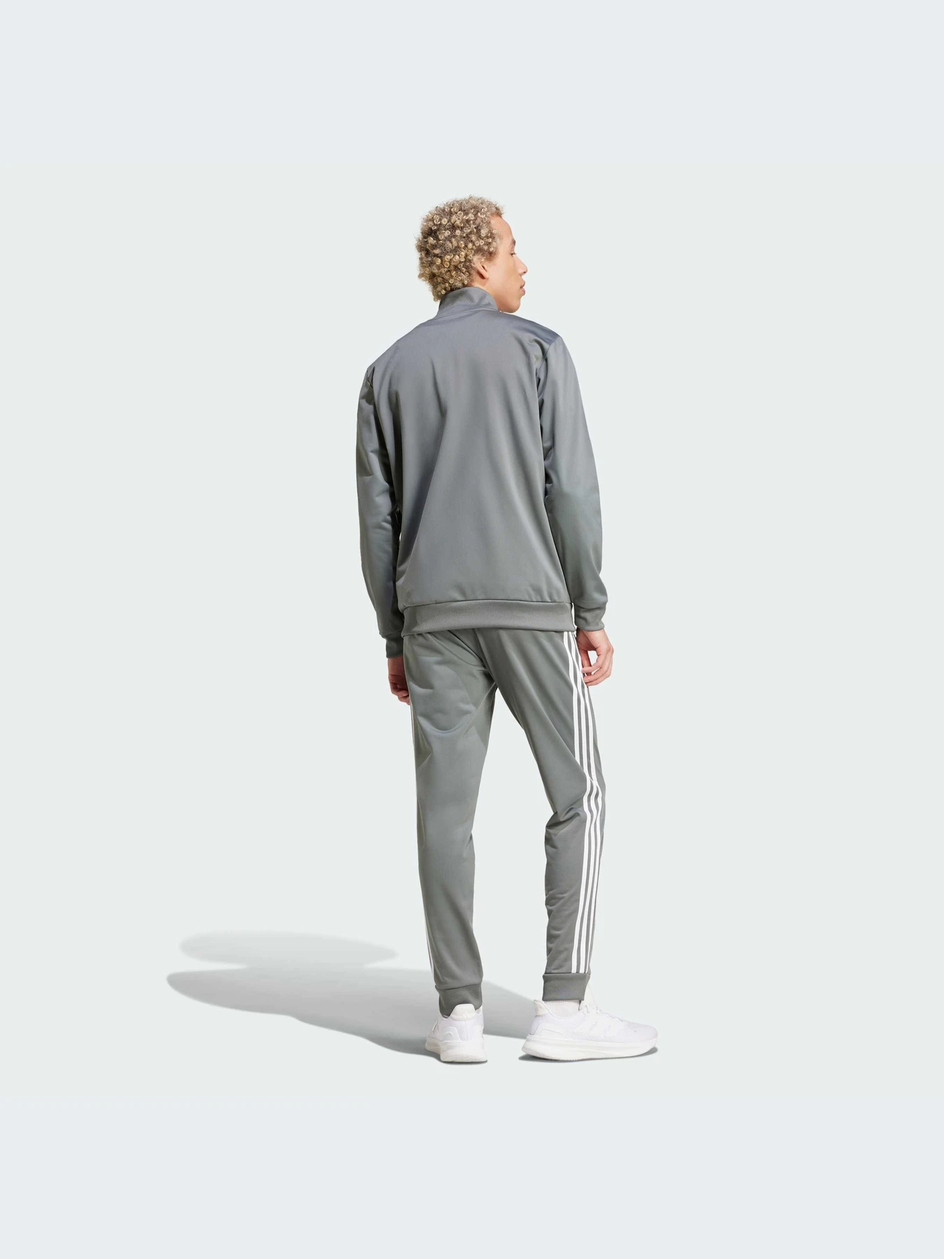 Костюмы Adidas модель IY6649-KZ Костюмы Adidas модель IY6649-KZ Фото