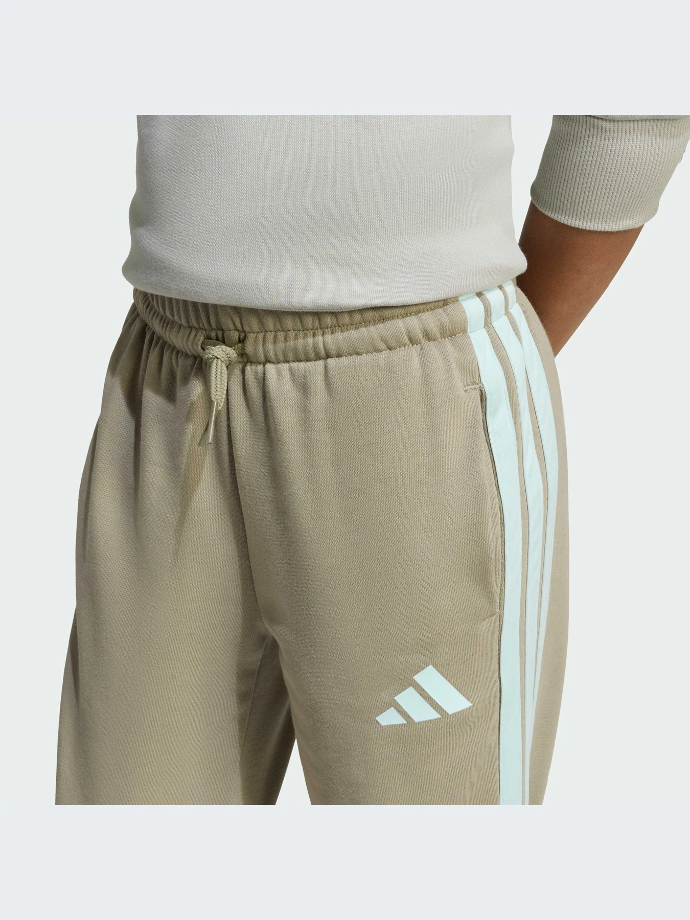 Костюмы Adidas модель JV7951-KZ Костюмы Adidas модель JV7951-KZ Фото