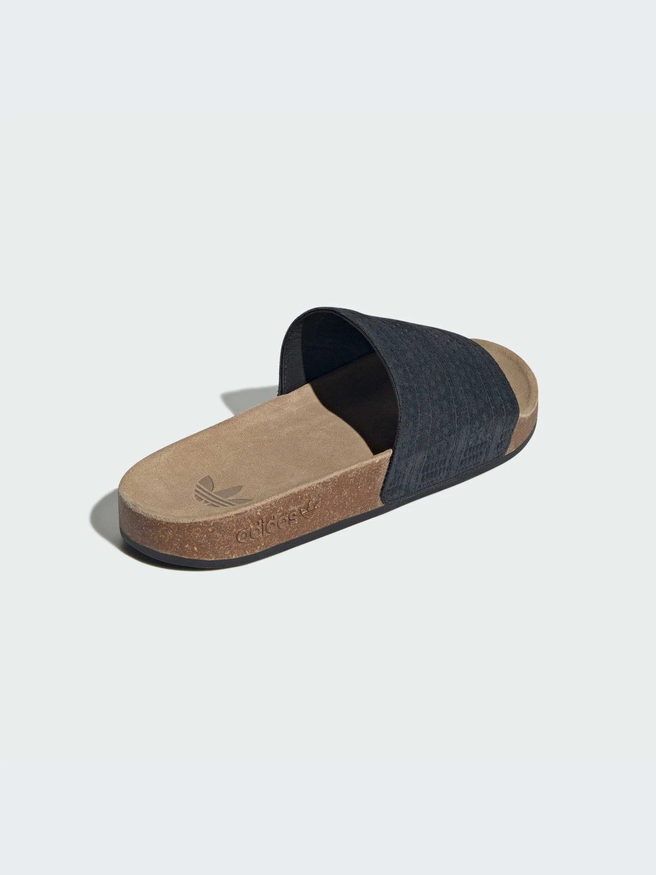 Шлёпанцы Adidas Adilette модель JR3596-KZ Шлёпанцы Adidas Adilette модель JR3596-KZ Фото