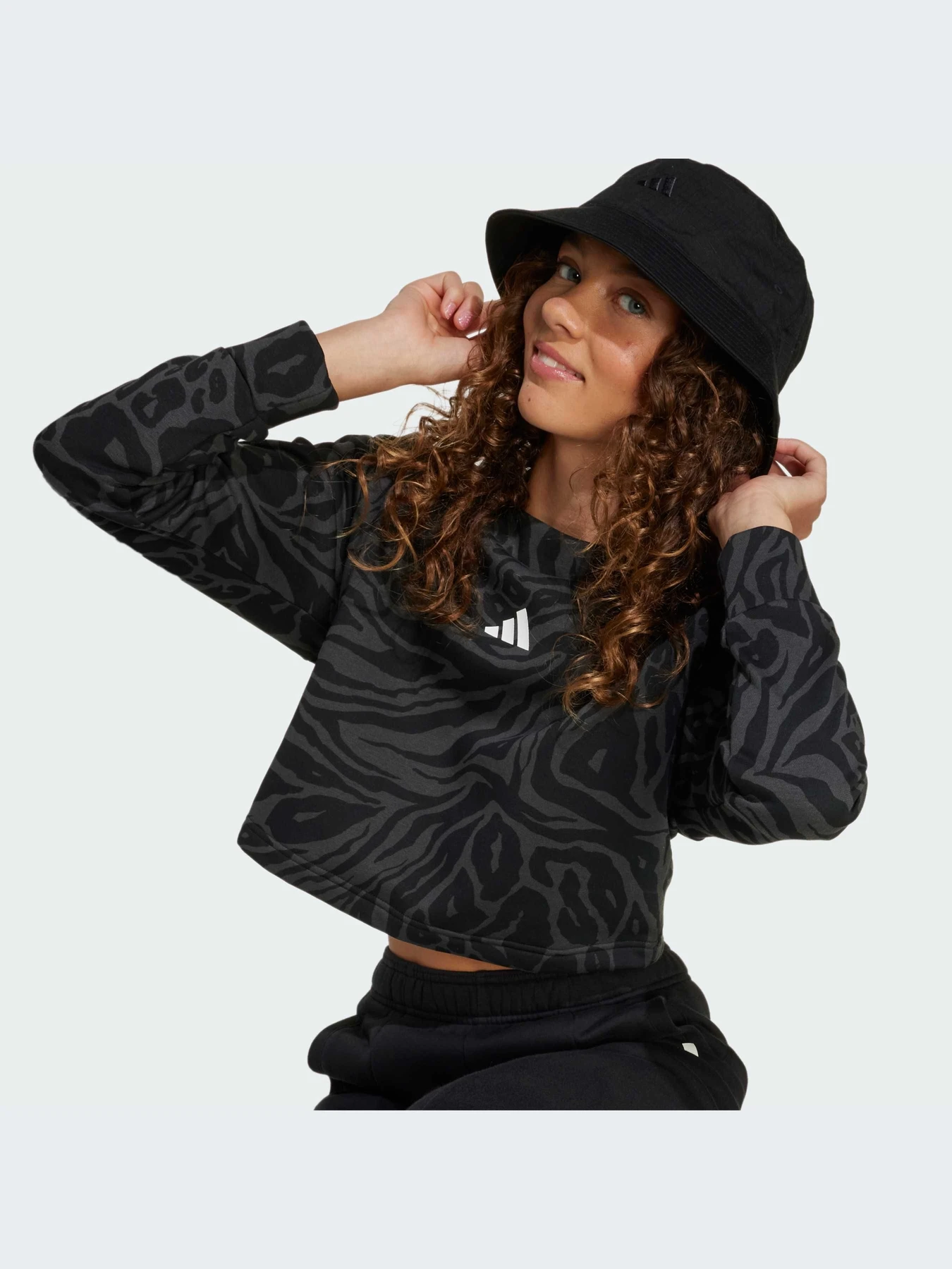Худи и свитшоты Adidas модель JM1367-KZ Худи и свитшоты Adidas модель JM1367-KZ Фото