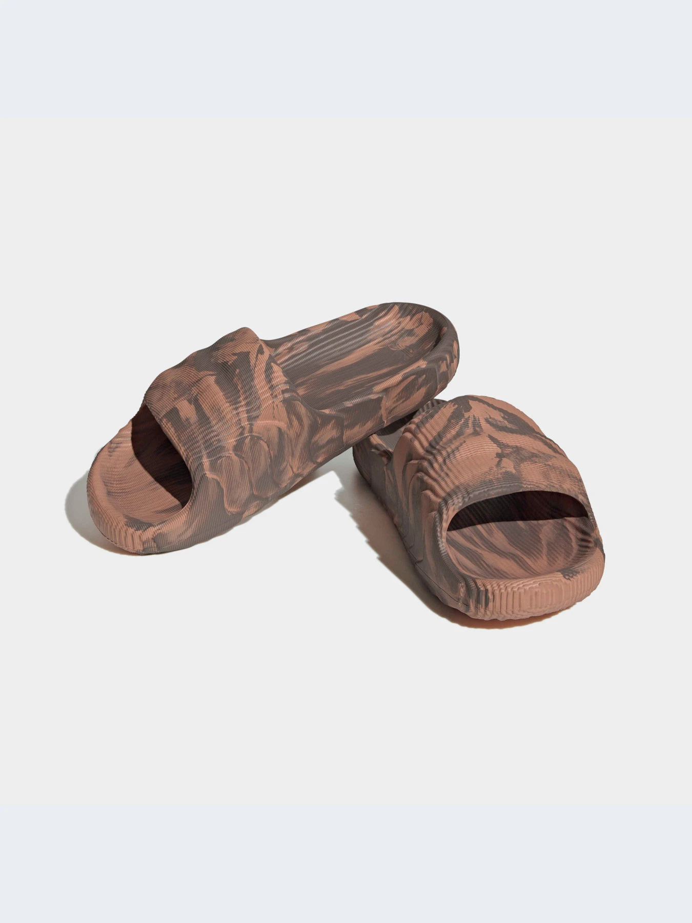 Шлёпанцы Adidas Adilette модель HP6518-KZ Шлёпанцы Adidas Adilette модель HP6518-KZ Фото