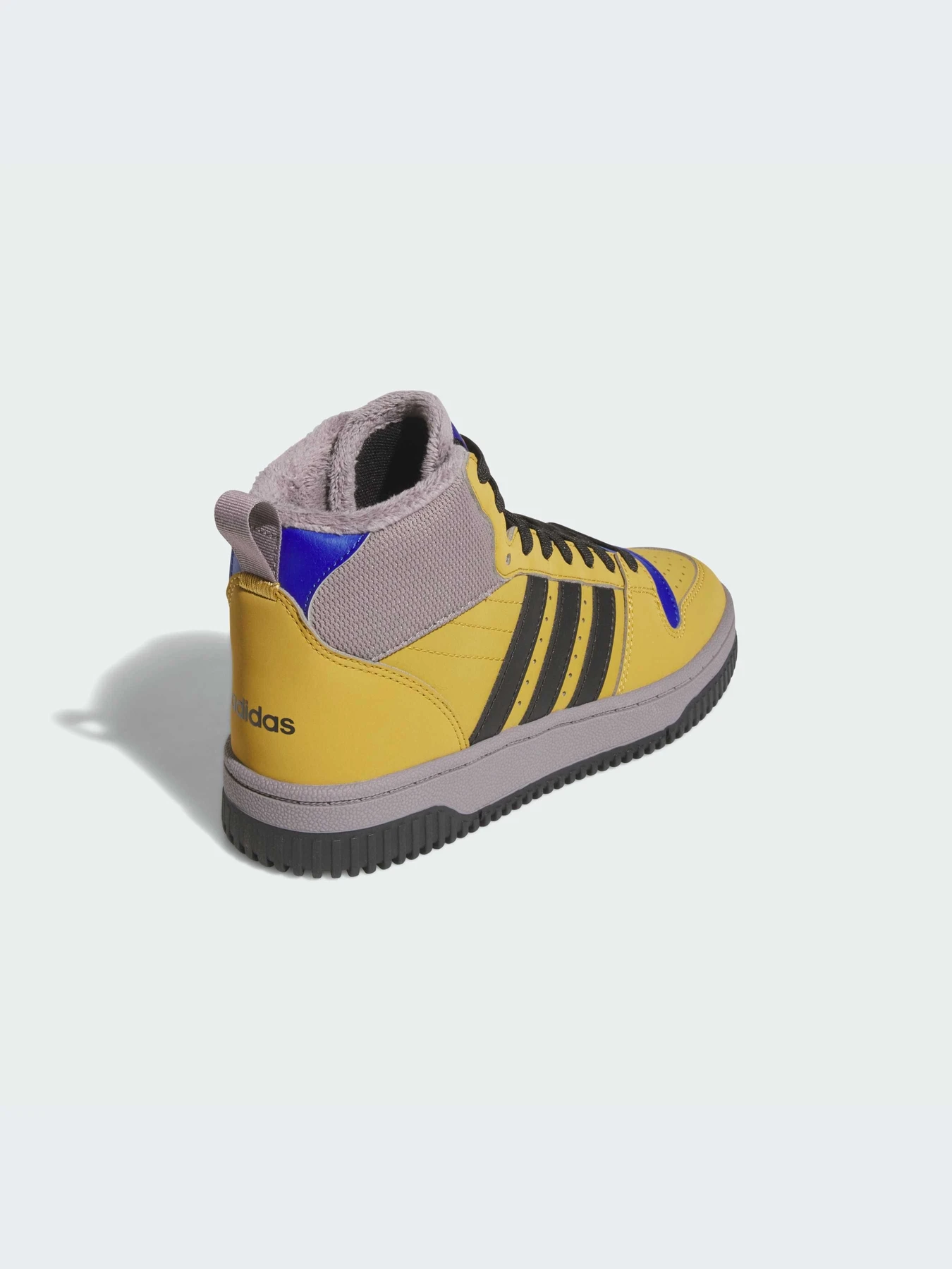 Кроссовки Adidas модель JQ0140-KZ Кроссовки Adidas модель JQ0140-KZ Фото