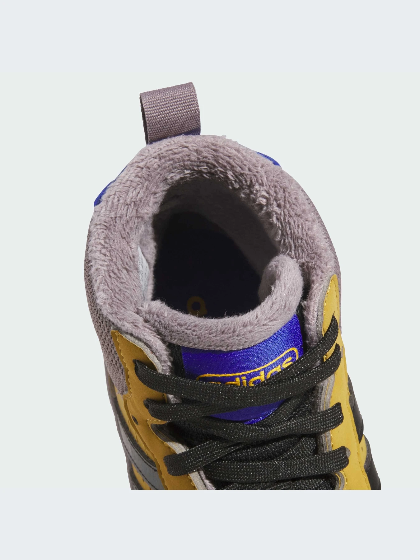 Кроссовки Adidas модель JQ0140-KZ Кроссовки Adidas модель JQ0140-KZ Фото