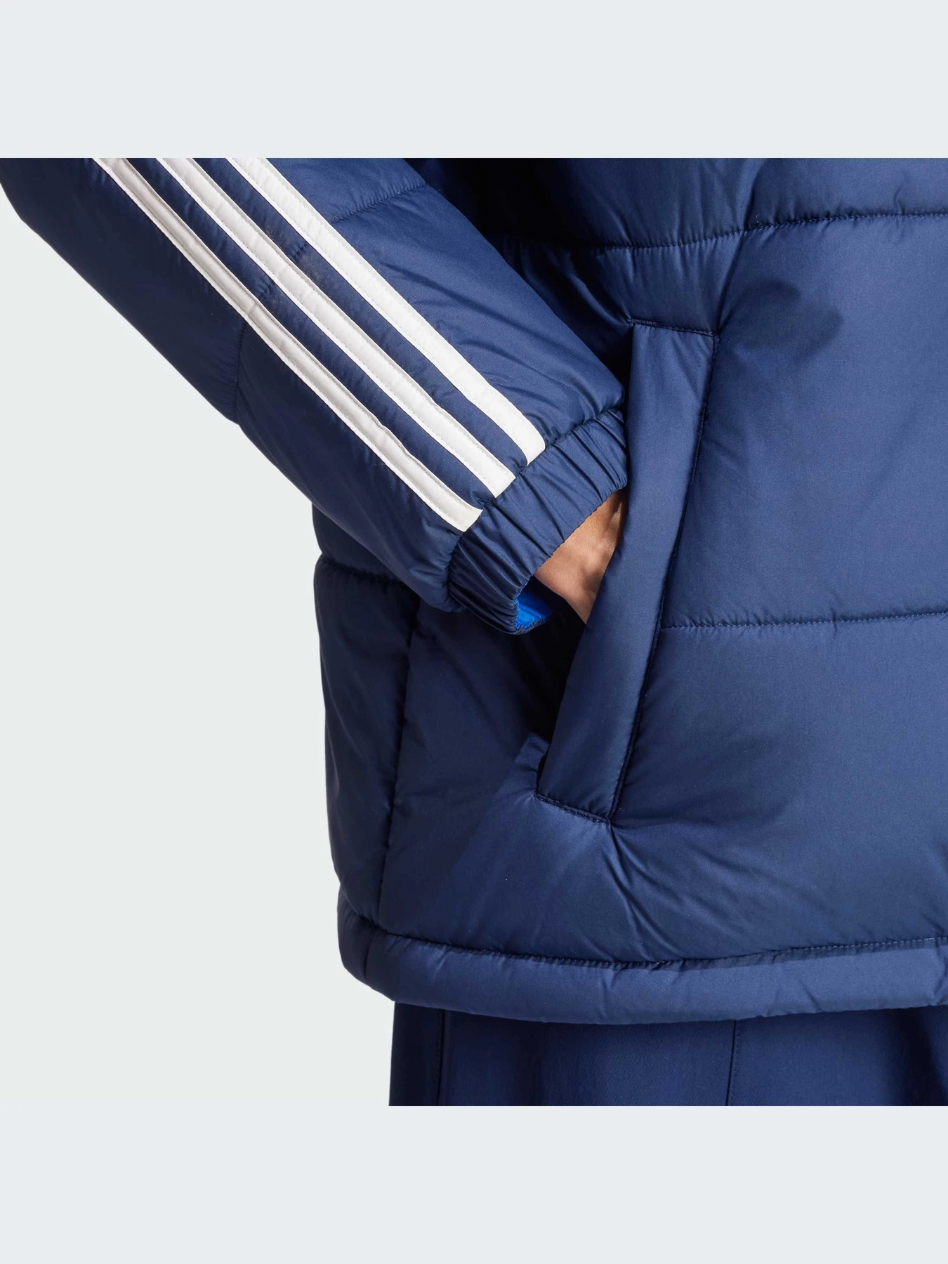 Куртки и дубленки Adidas Adicolor модель JD9073-KZ Куртки и дубленки Adidas Adicolor модель JD9073-KZ Фото