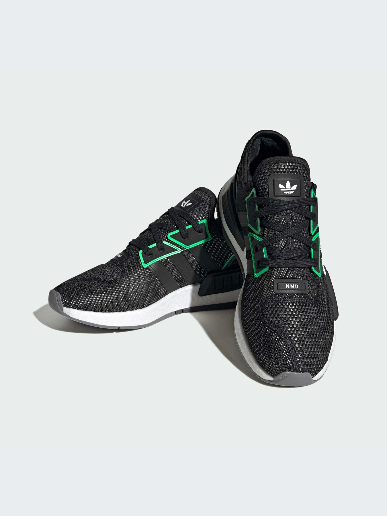 Кроссовки Adidas NMD модель IE4559-KZ Кроссовки Adidas NMD модель IE4559-KZ Фото