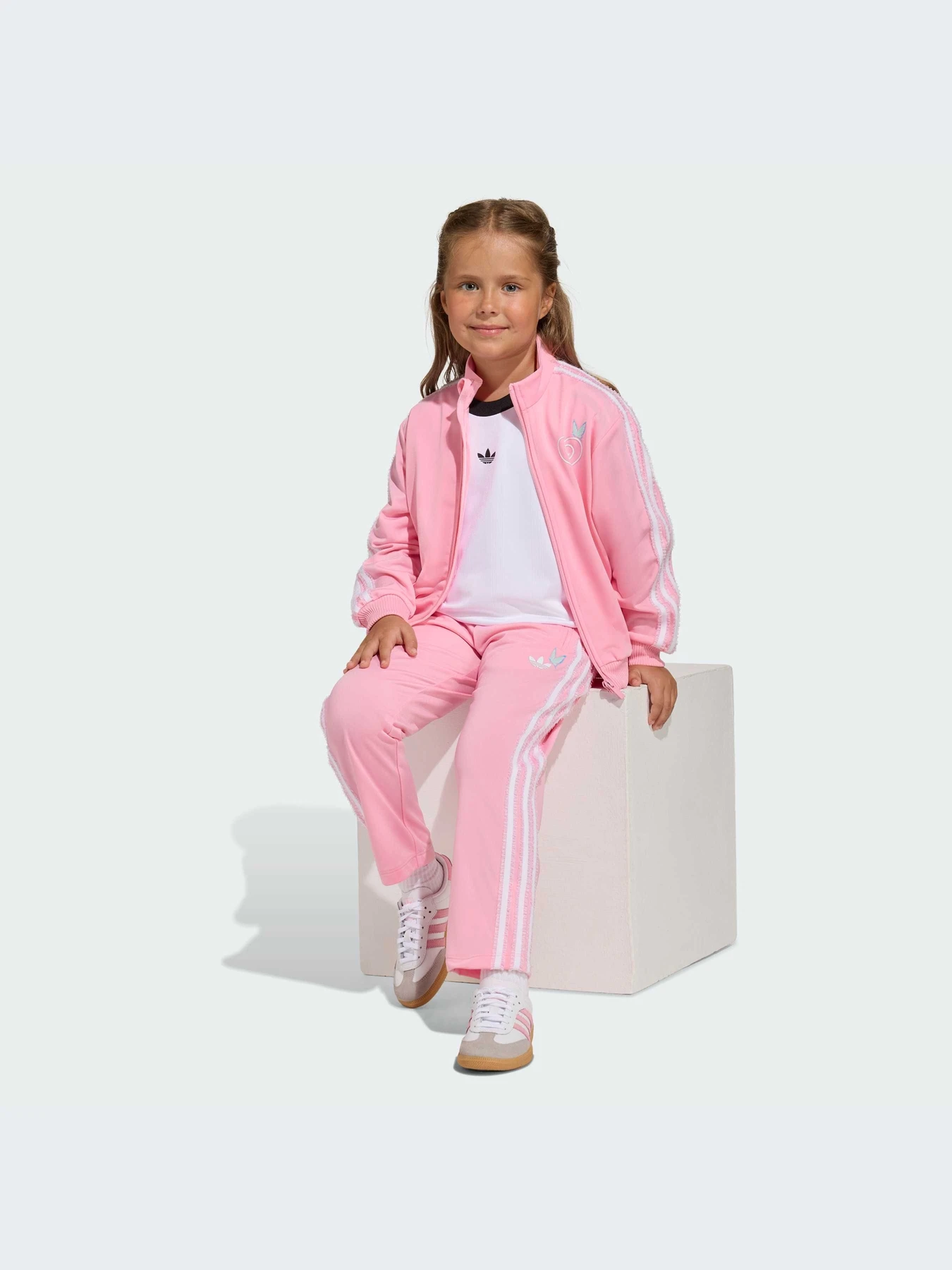 Костюмы Adidas модель KE9978-KZ Костюмы Adidas модель KE9978-KZ Фото
