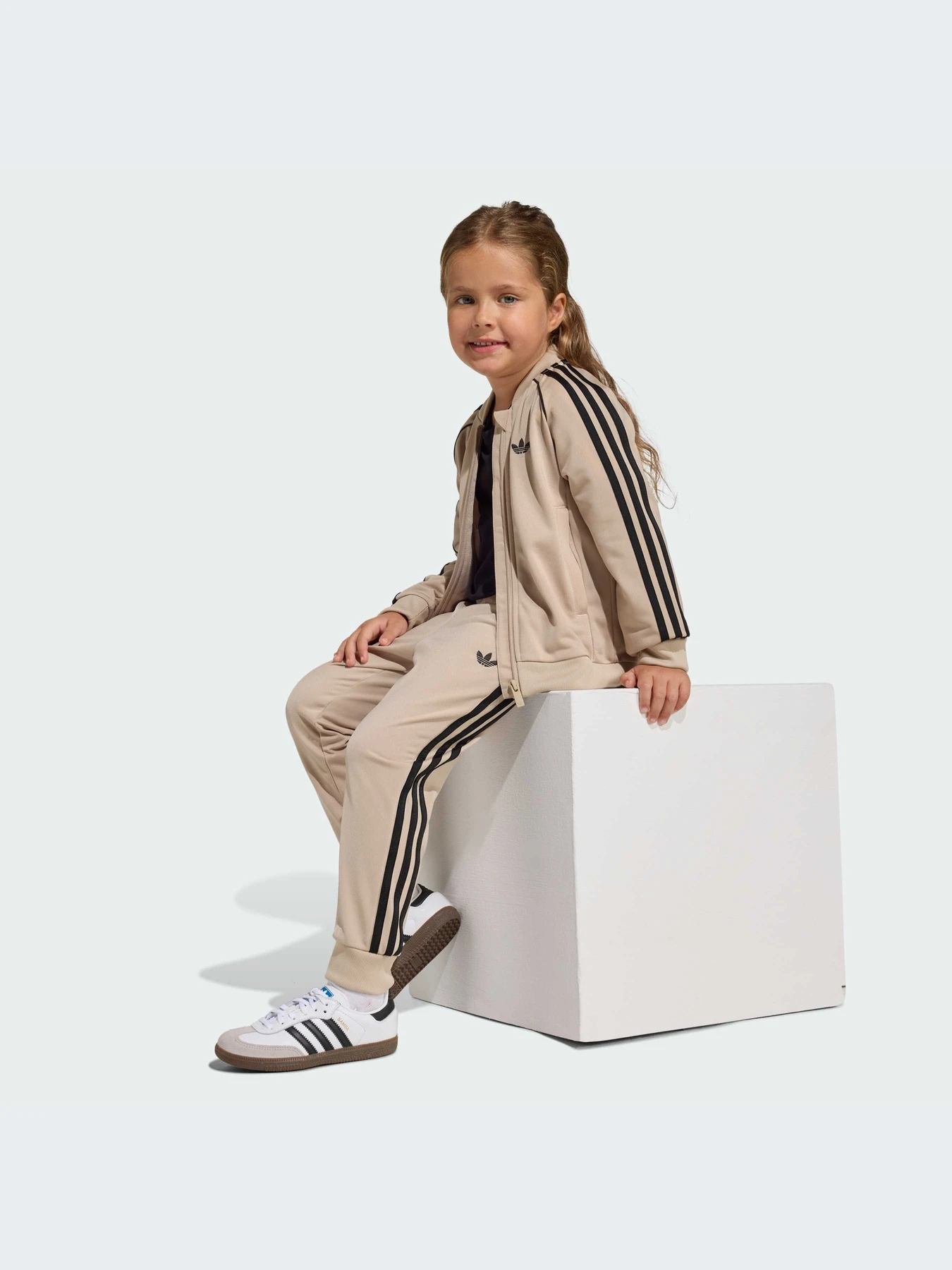 Костюмы Adidas Adicolor модель KD5743-KZ Костюмы Adidas Adicolor модель KD5743-KZ Фото