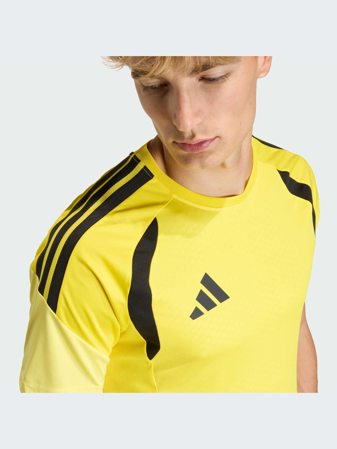 Футболки и поло Adidas Tiro модель KA7590-KZ Футболки и поло Adidas Tiro модель KA7590-KZ Фото