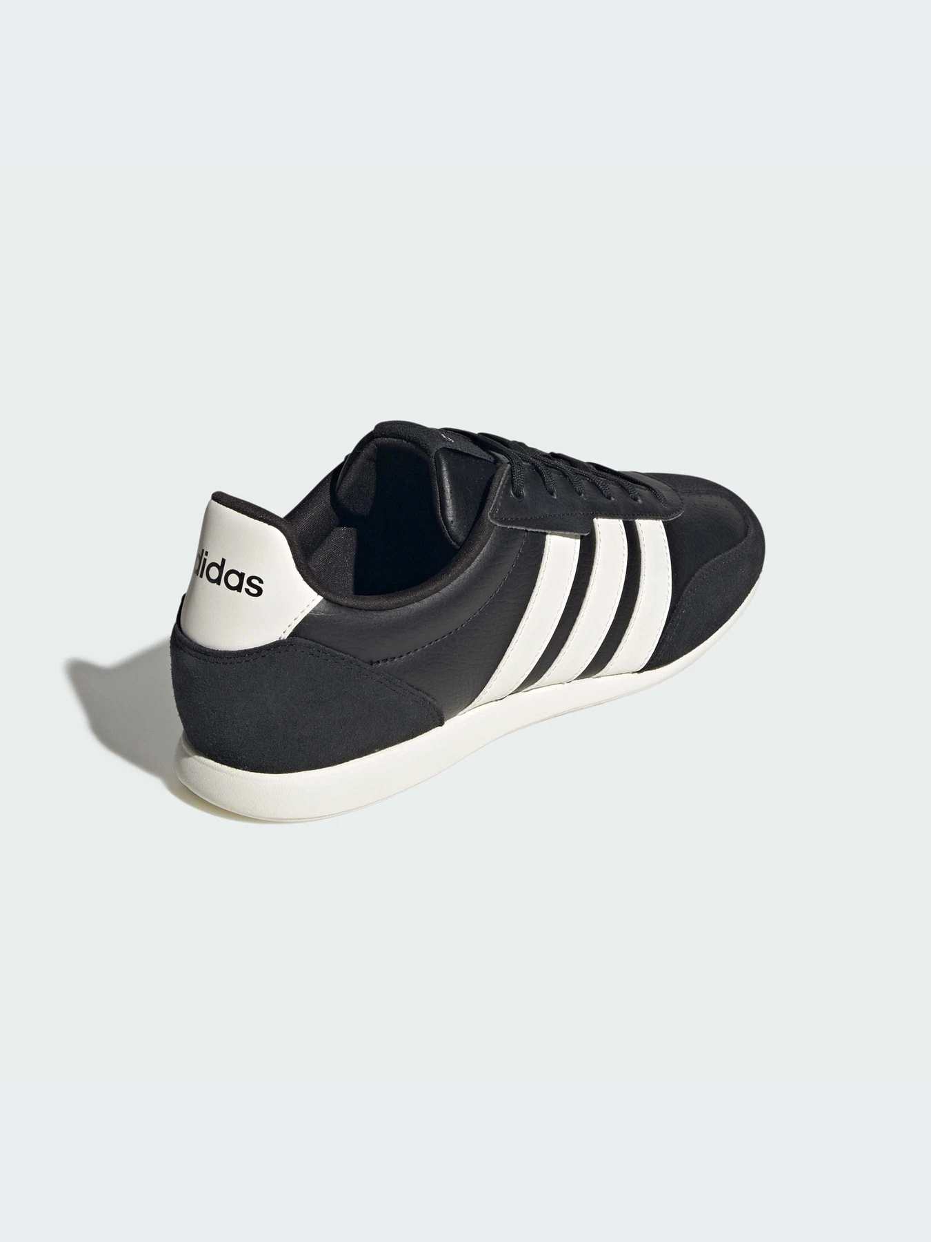 Кроссовки Adidas модель HQ7382-KZ Кроссовки Adidas модель HQ7382-KZ Фото