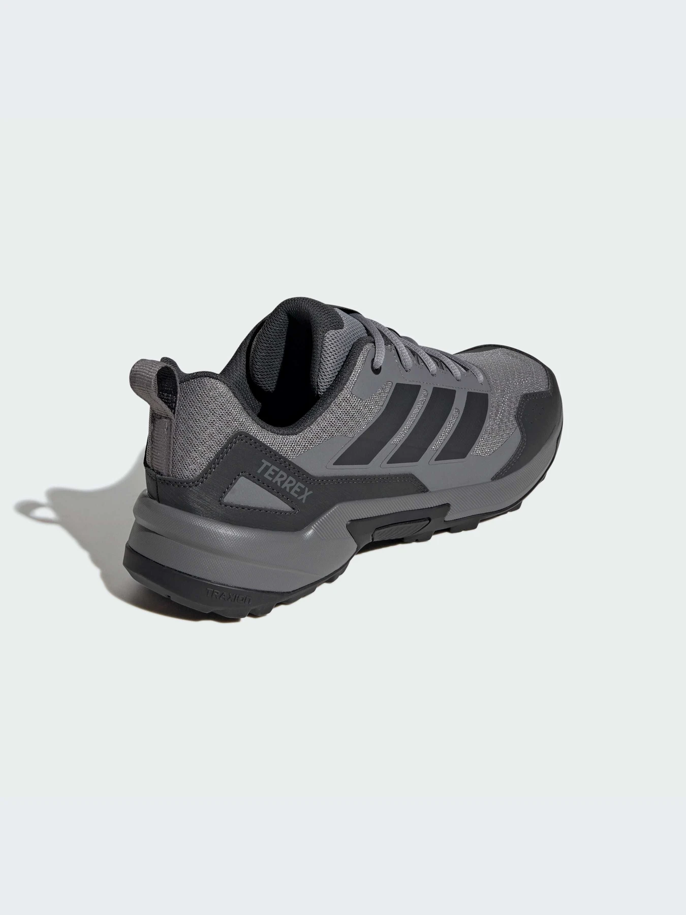 Кроссовки Adidas модель JR4003-KZ Кроссовки Adidas модель JR4003-KZ Фото