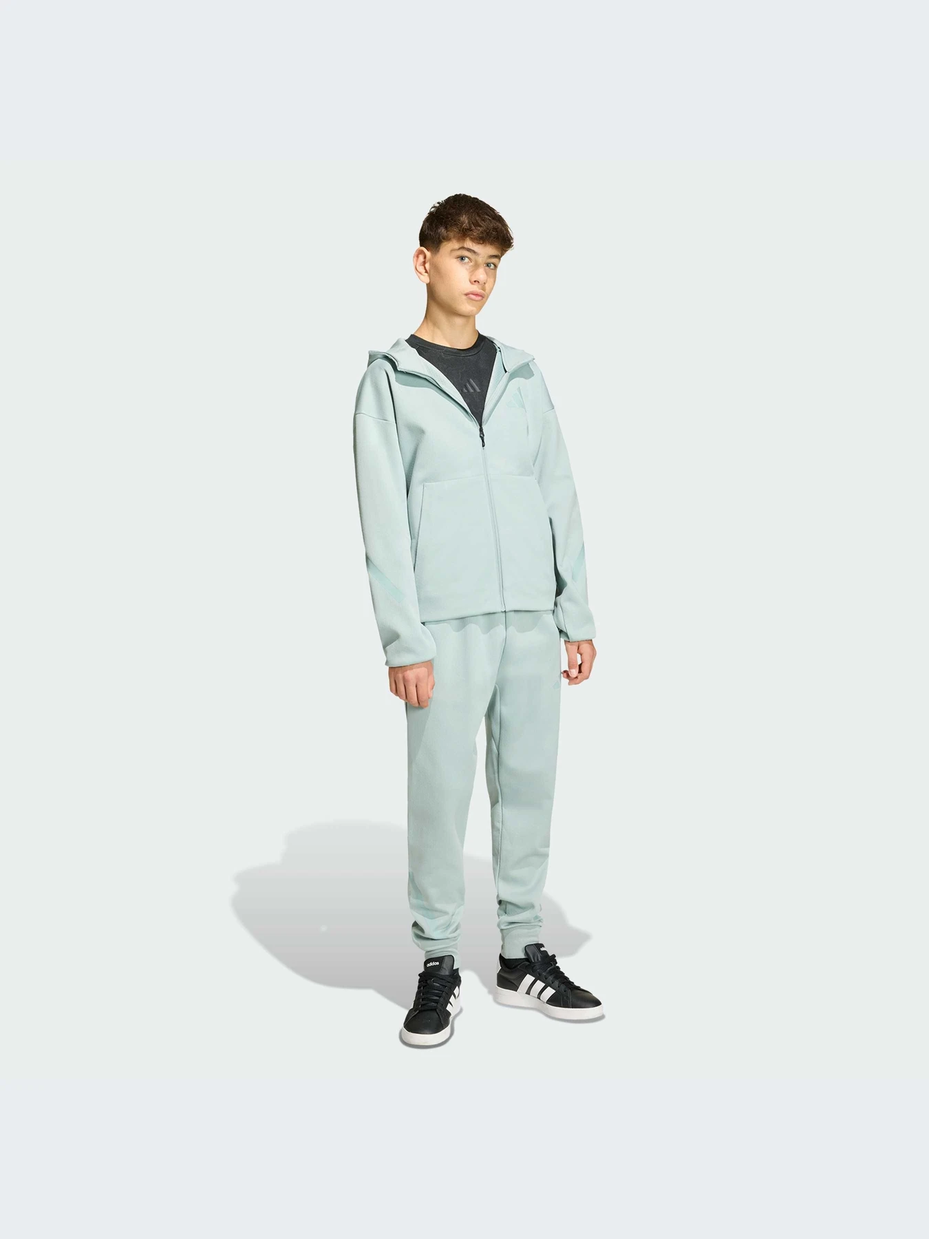 Худи и свитшоты Adidas ZNE модель KD8561-KZ Худи и свитшоты Adidas ZNE модель KD8561-KZ Фото