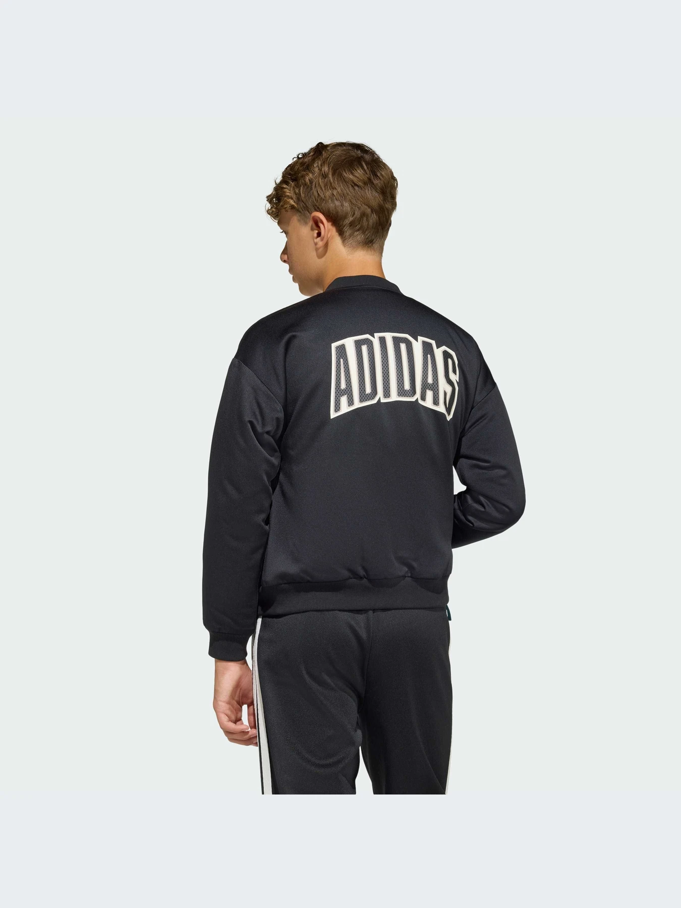 Куртки и дубленки Adidas модель KG1000-KZ Куртки и дубленки Adidas модель KG1000-KZ Фото
