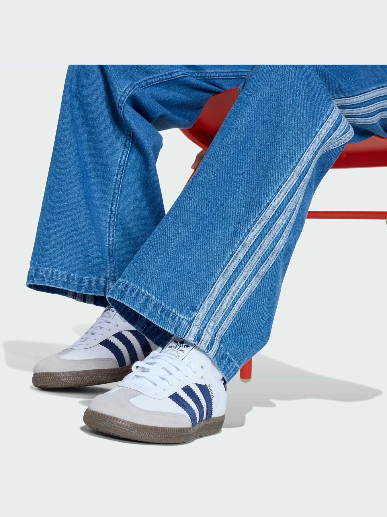 Джинсы Adidas модель KE2850-KZ Джинсы Adidas модель KE2850-KZ Фото