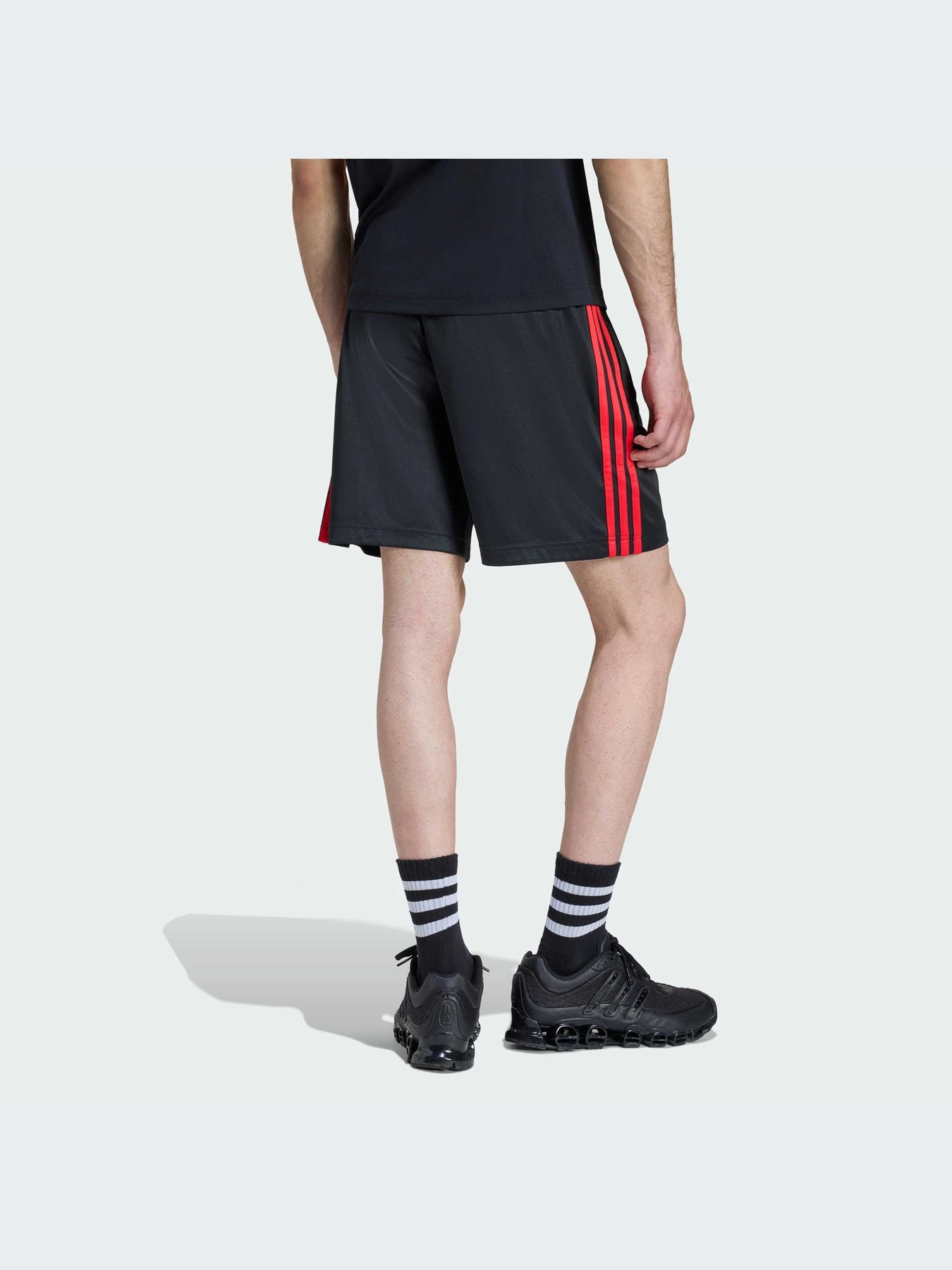 Шорты Adidas Adicolor модель KD5871-KZ Шорты Adidas Adicolor модель KD5871-KZ Фото
