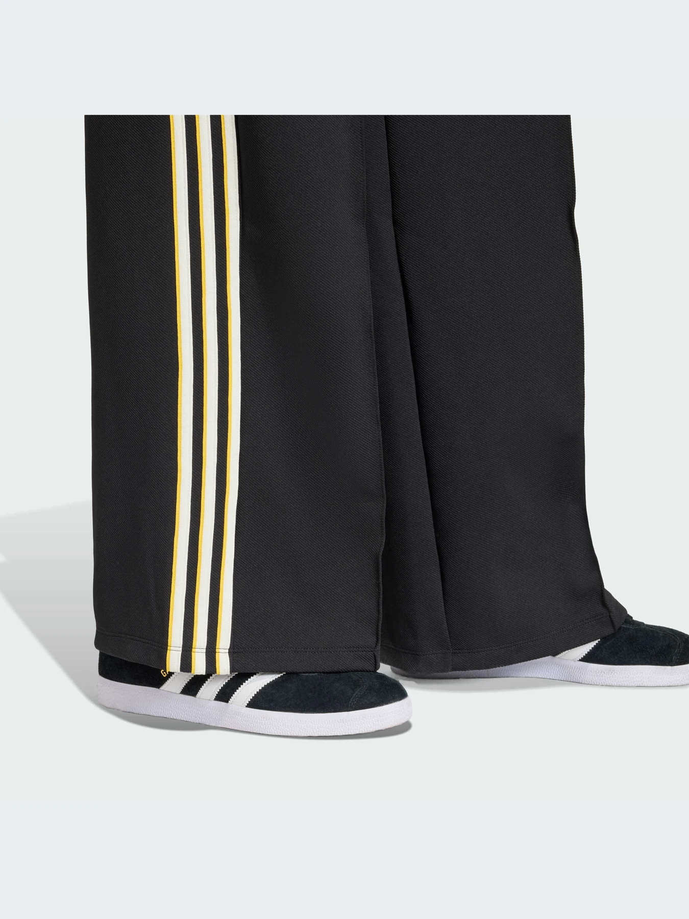 Брюки Adidas модель KD2963-KZ Брюки Adidas модель KD2963-KZ Фото
