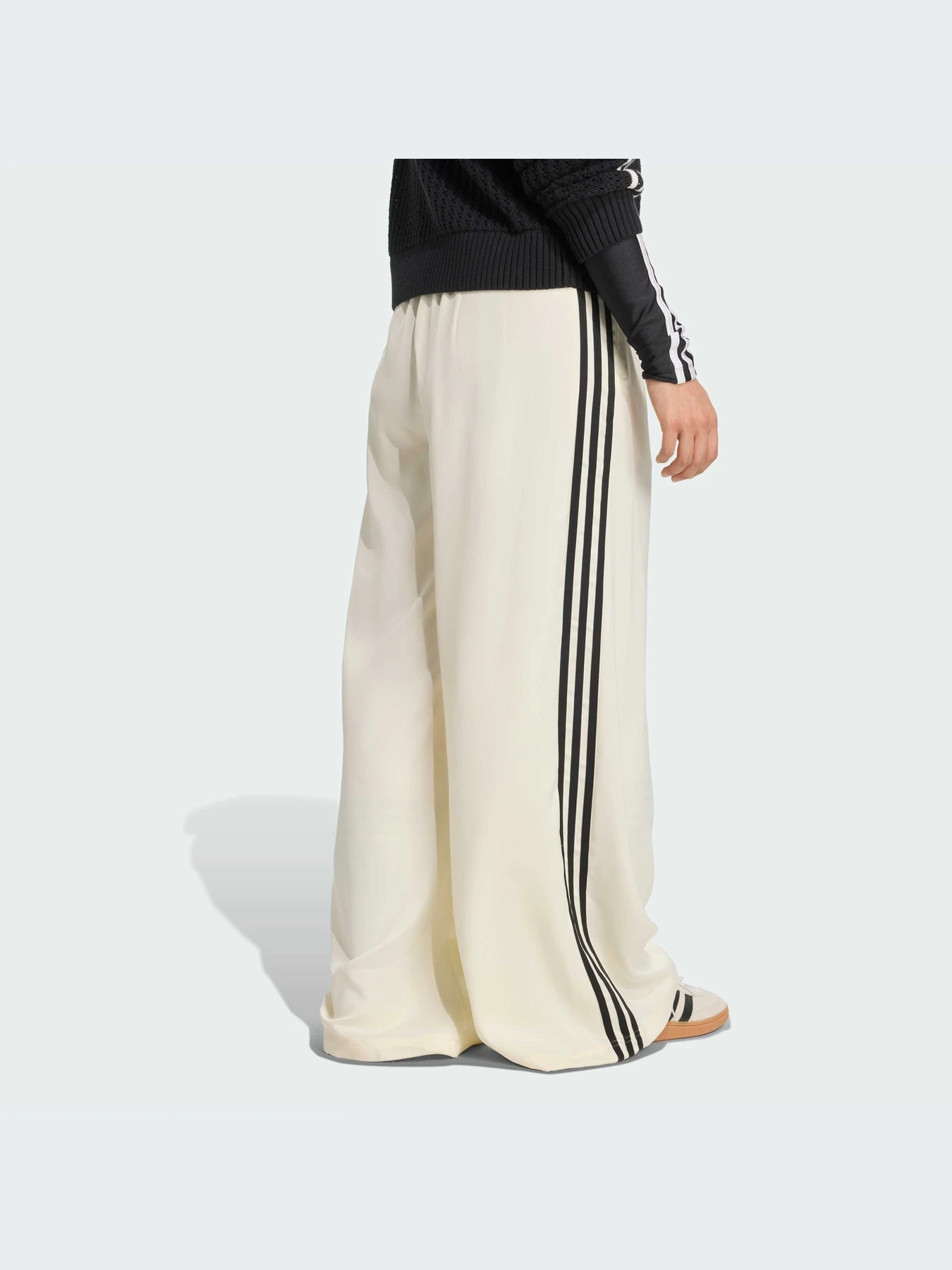 Брюки Adidas Adicolor модель KD2542-KZ Брюки Adidas Adicolor модель KD2542-KZ Фото