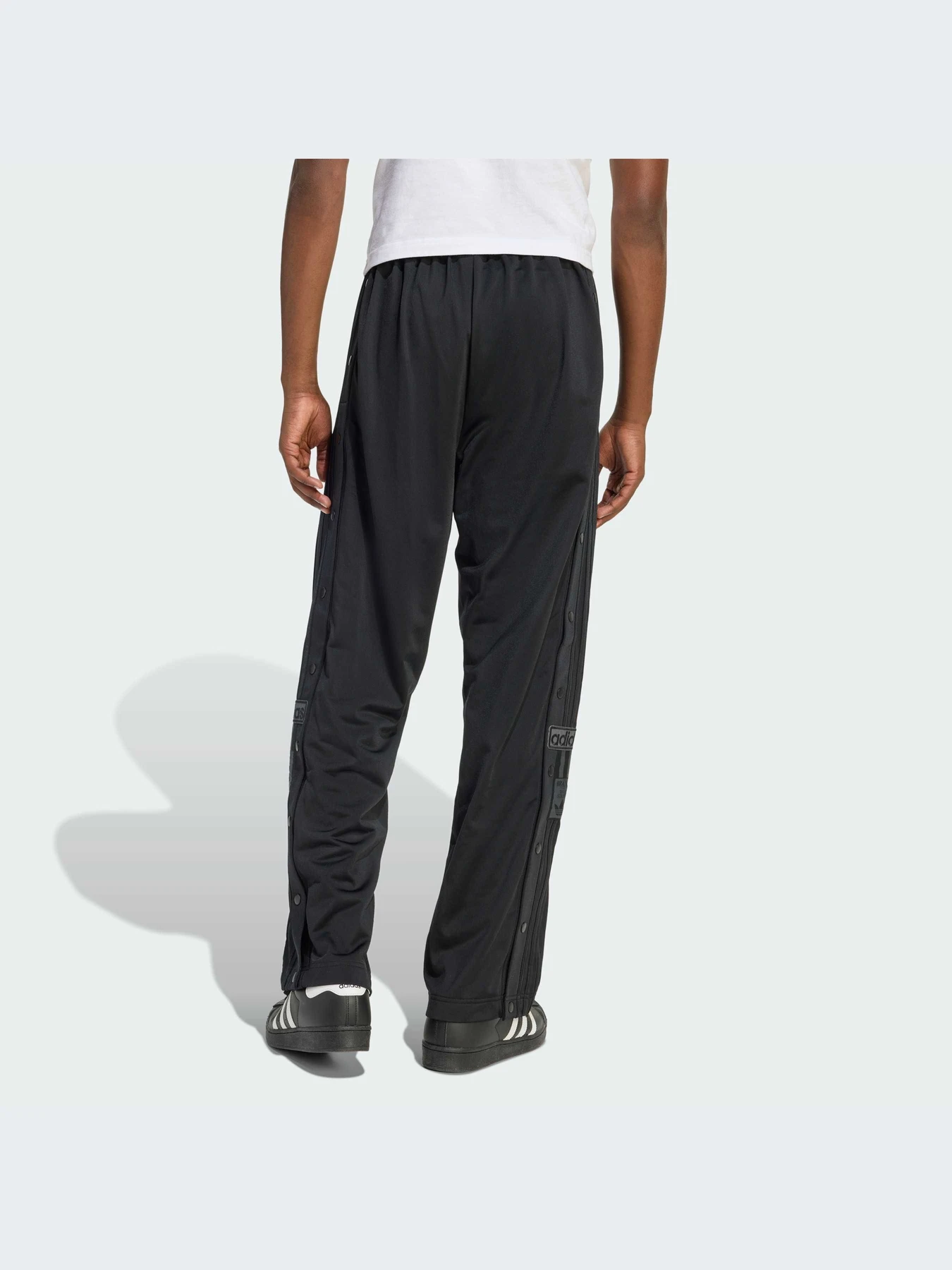 Брюки Adidas Adicolor модель KD1502-KZ Брюки Adidas Adicolor модель KD1502-KZ Фото