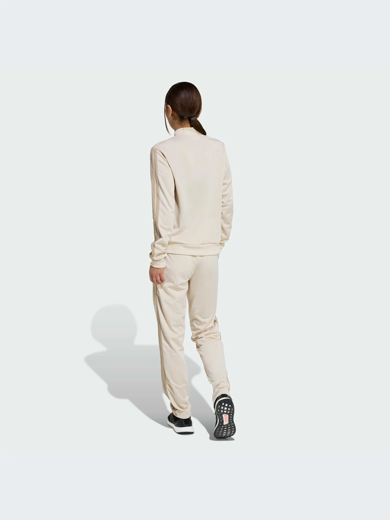 Костюмы Adidas модель KB8162-KZ Костюмы Adidas модель KB8162-KZ Фото