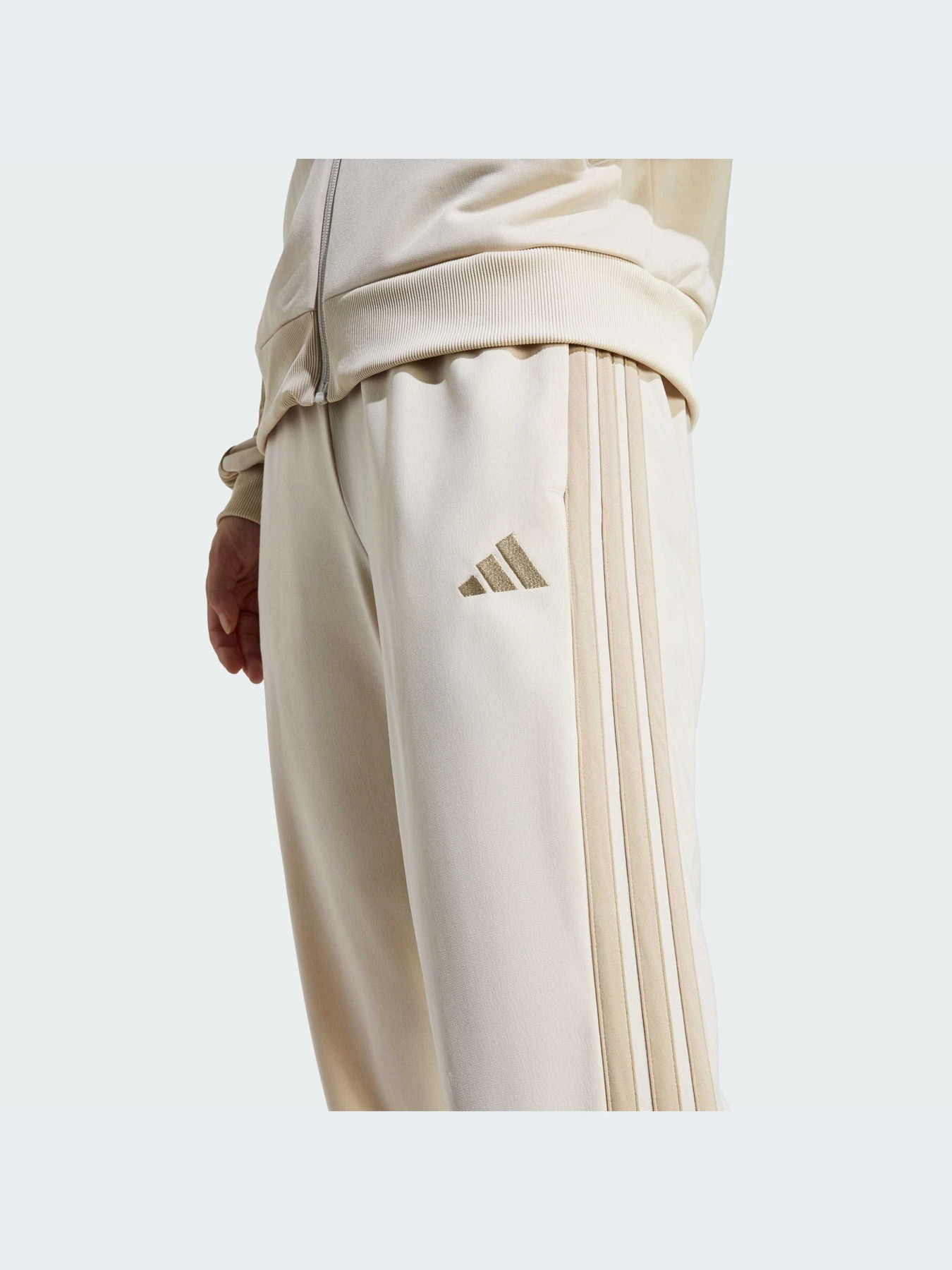 Костюмы Adidas модель KB8162-KZ Костюмы Adidas модель KB8162-KZ Фото