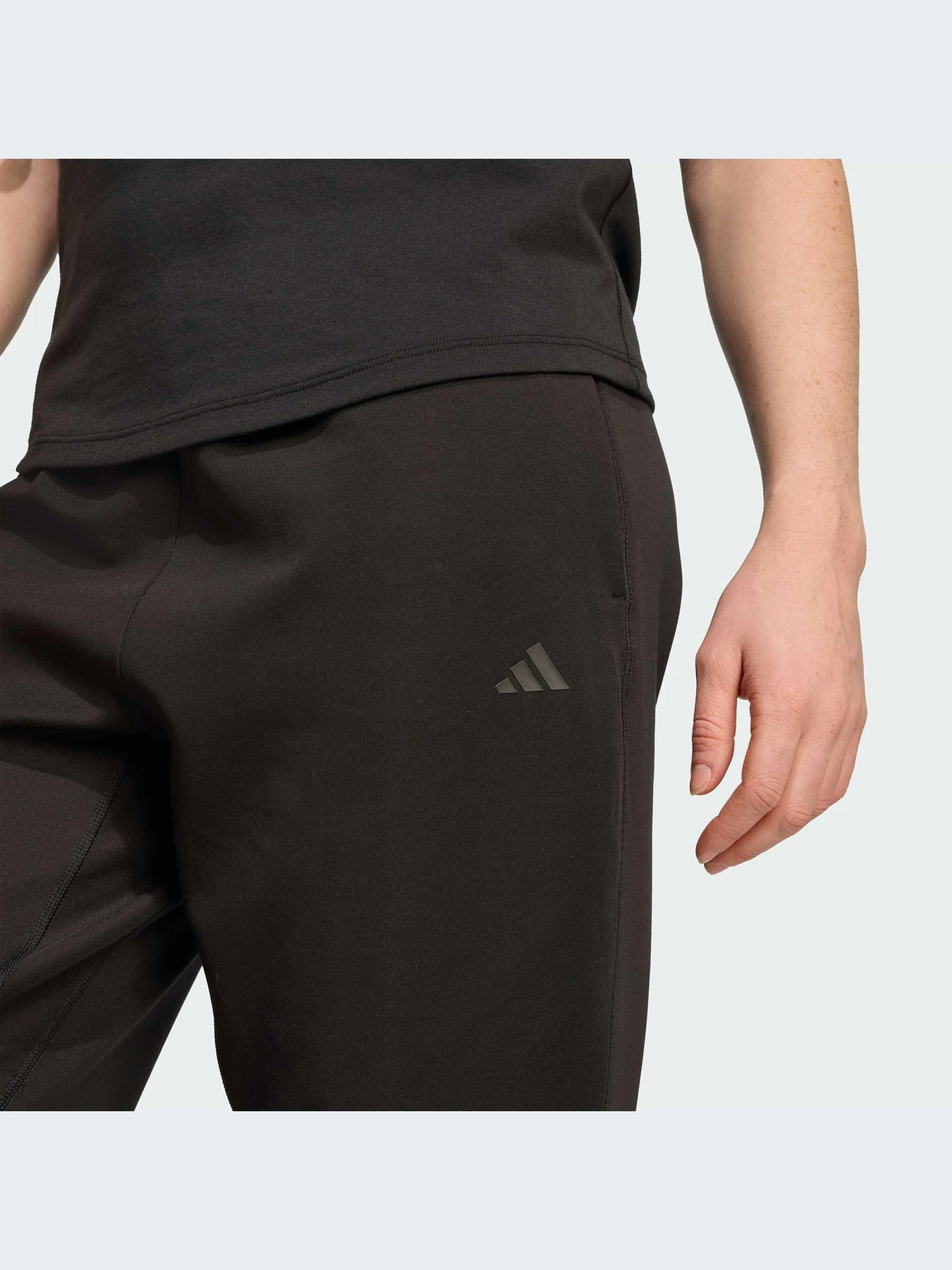 Брюки Adidas модель JY4700-KZ Брюки Adidas модель JY4700-KZ Фото