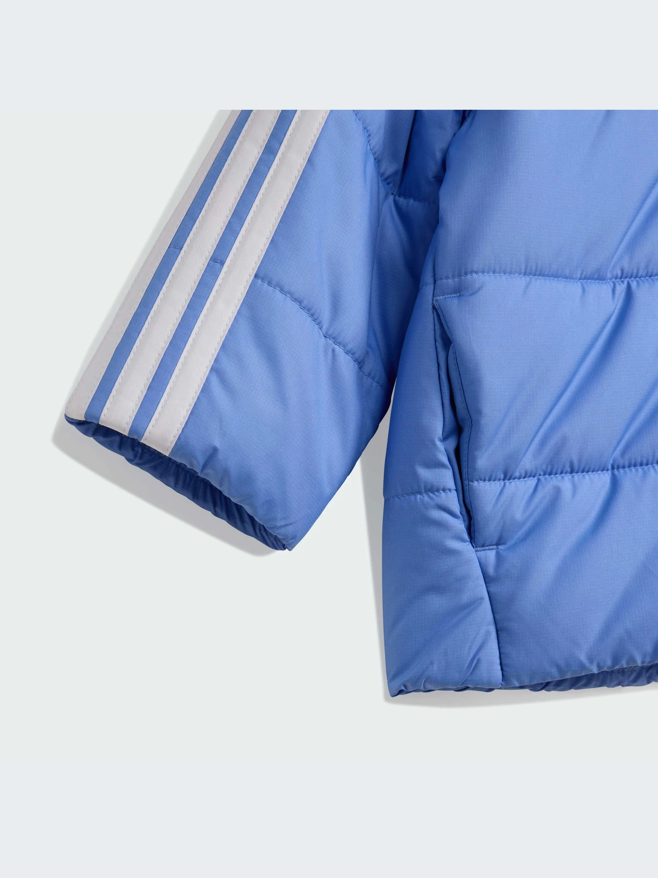 Куртки и дубленки Adidas модель JL7464-KZ Куртки и дубленки Adidas модель JL7464-KZ Фото
