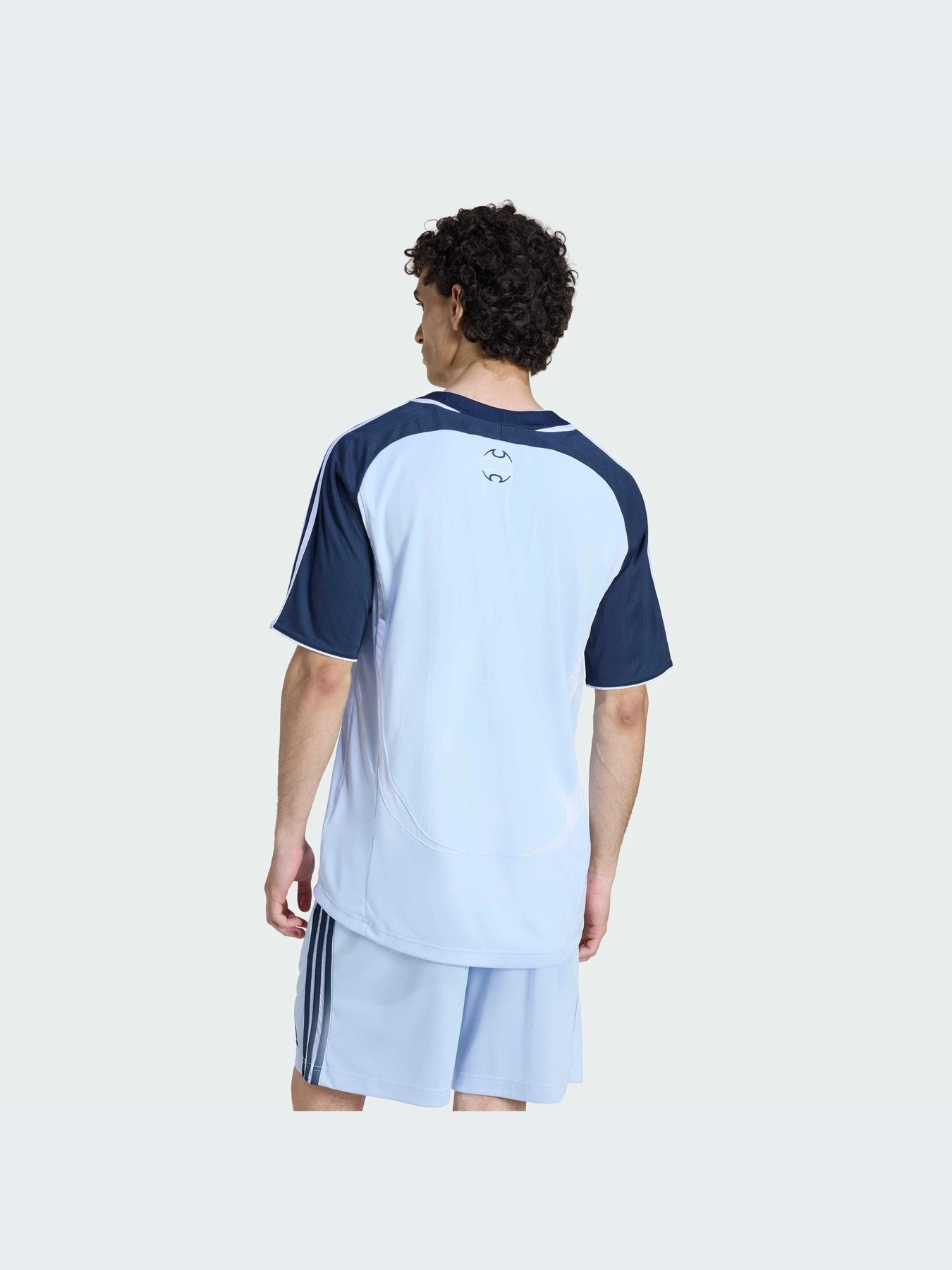 Футболки и поло Adidas Adicolor модель KD5849-KZ Футболки и поло Adidas Adicolor модель KD5849-KZ Фото