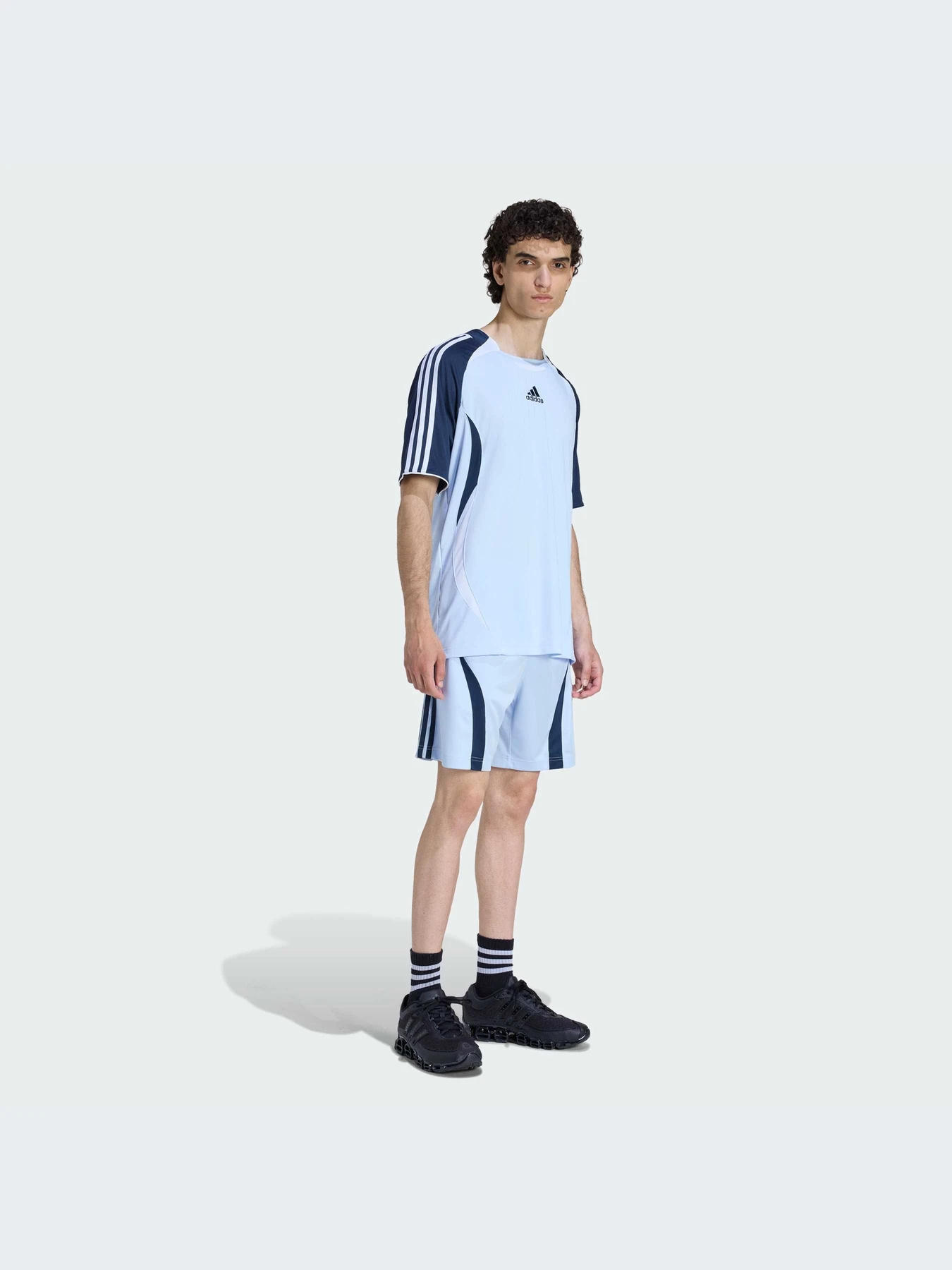 Футболки и поло Adidas Adicolor модель KD5849-KZ Футболки и поло Adidas Adicolor модель KD5849-KZ Фото